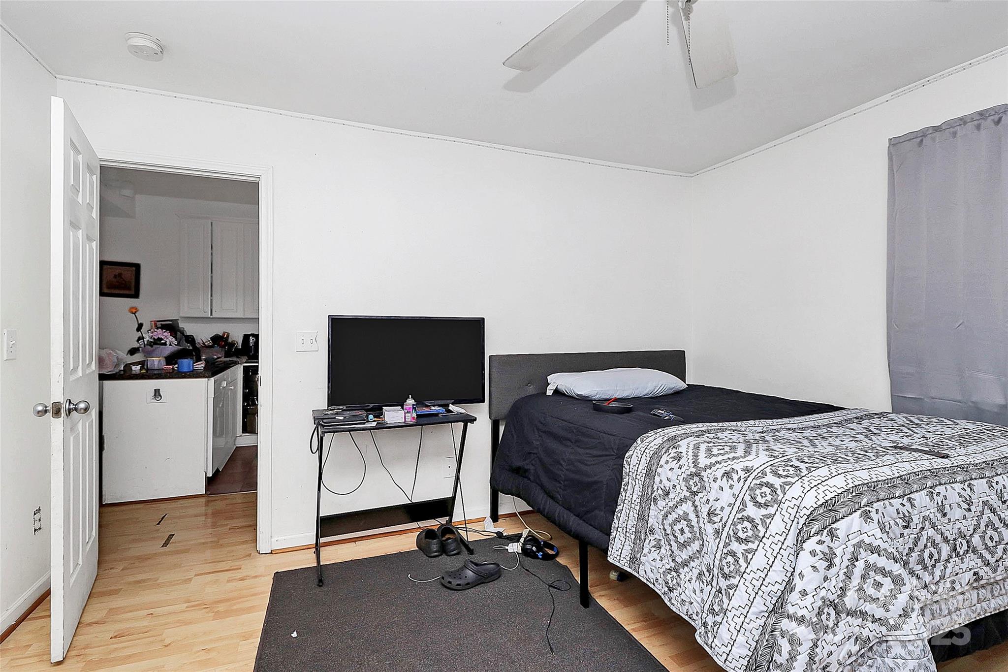 307 W Mcneely Avenue Property Photo 18