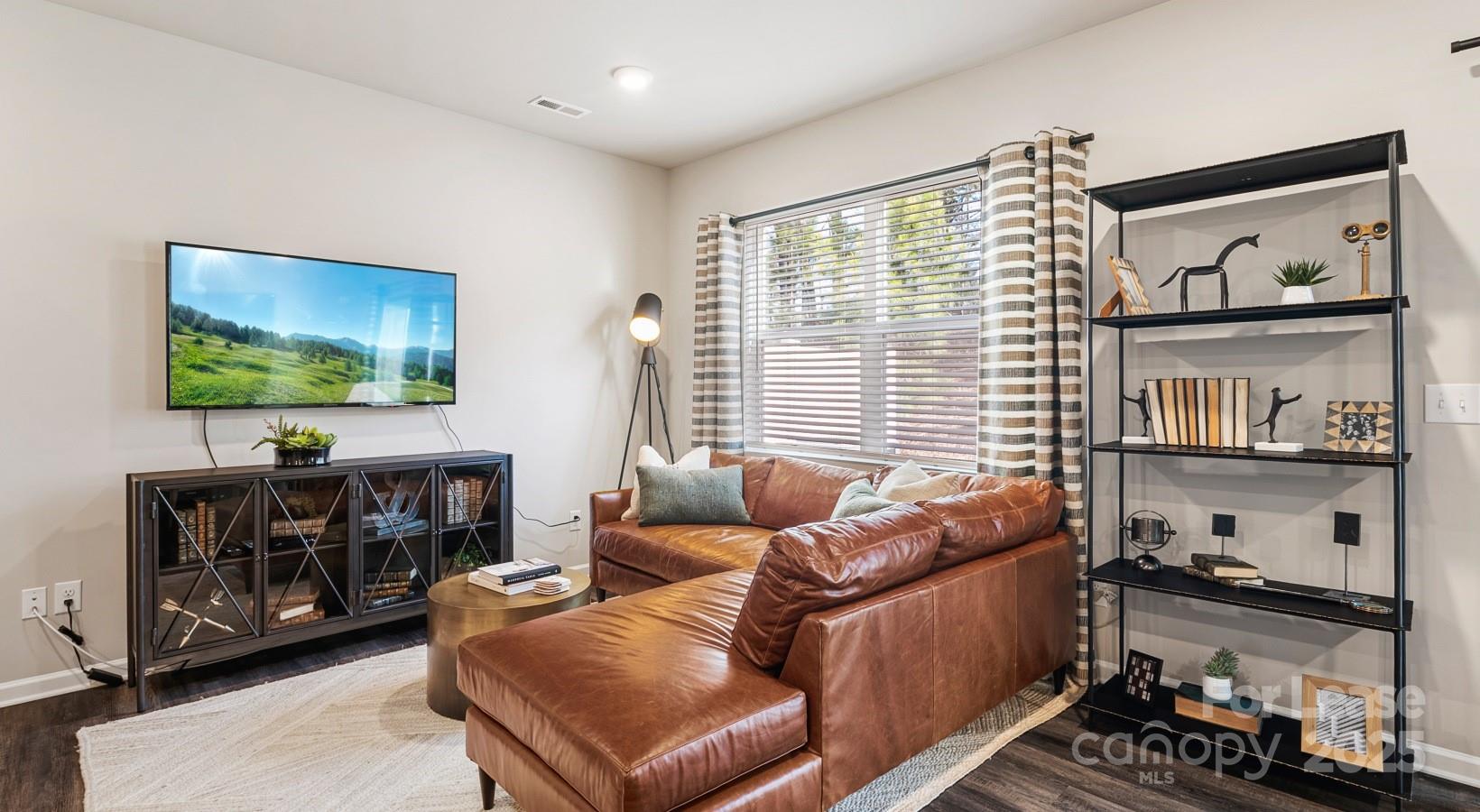 525 Wayforth Road B2 Property Photo 16