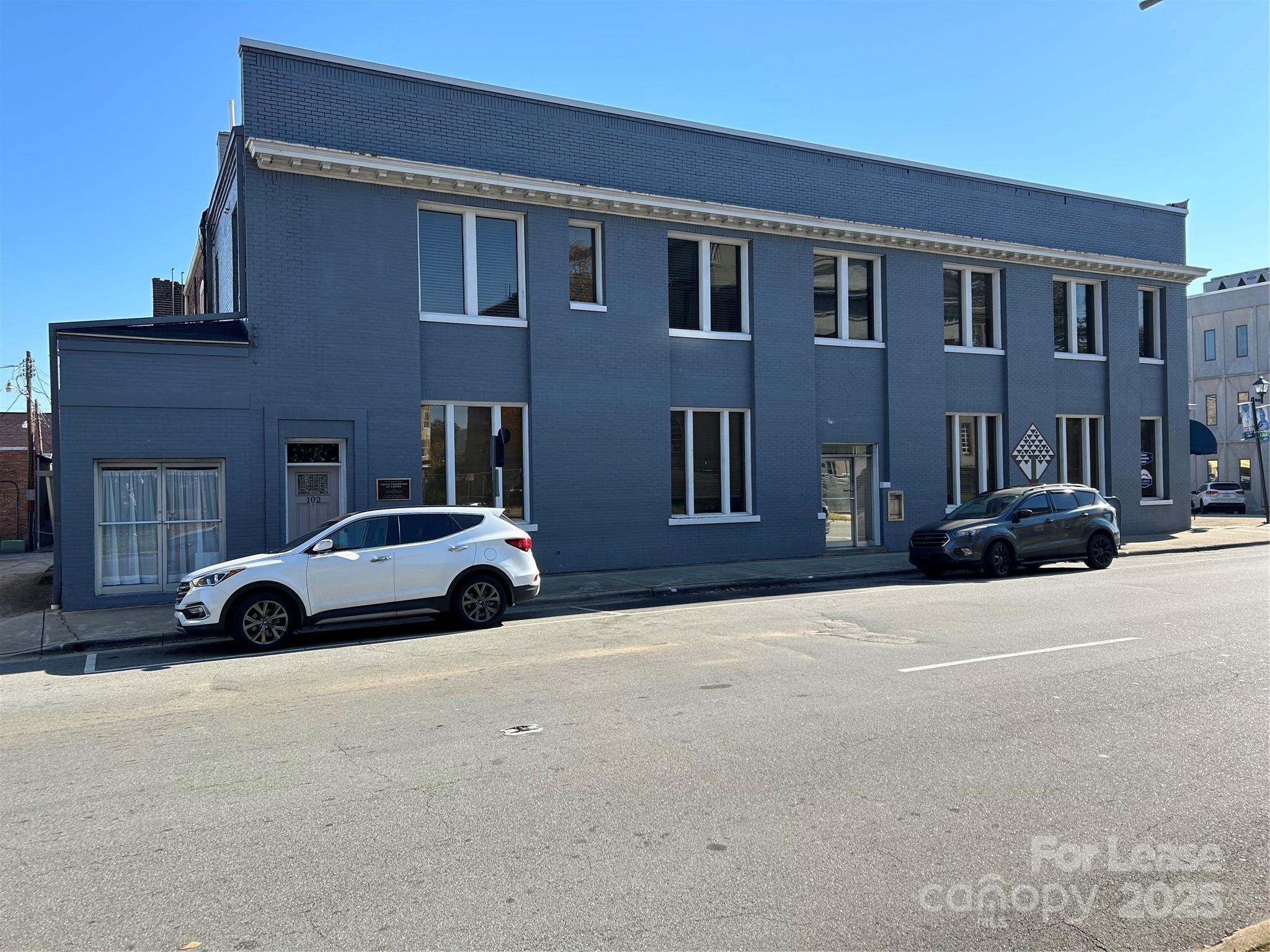 102 E Court Square 101 Property Photo 2