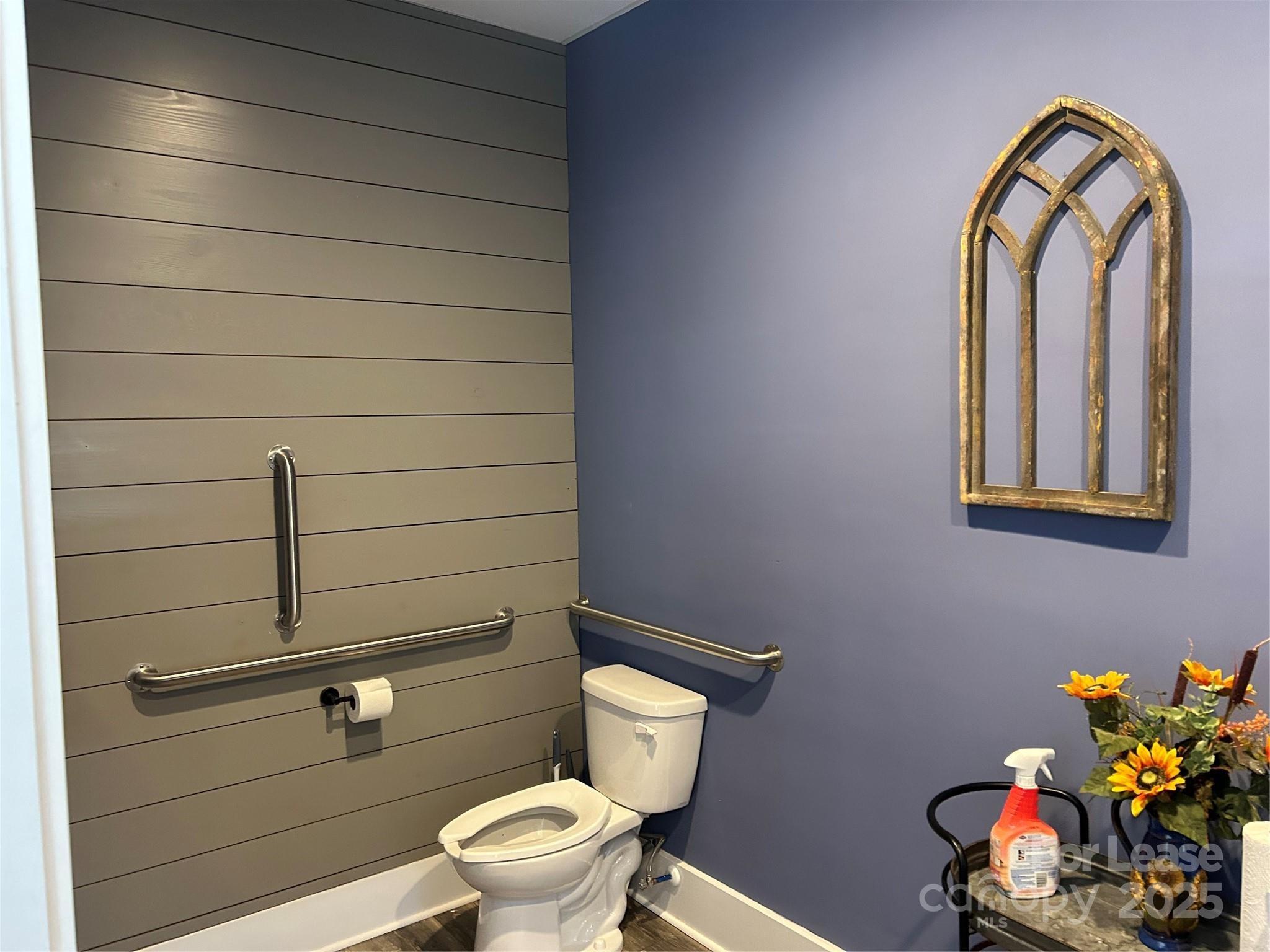 102 E Court Square 101 Property Photo 8