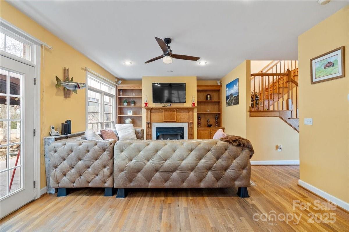 4594 Grandin Road Property Photo 9