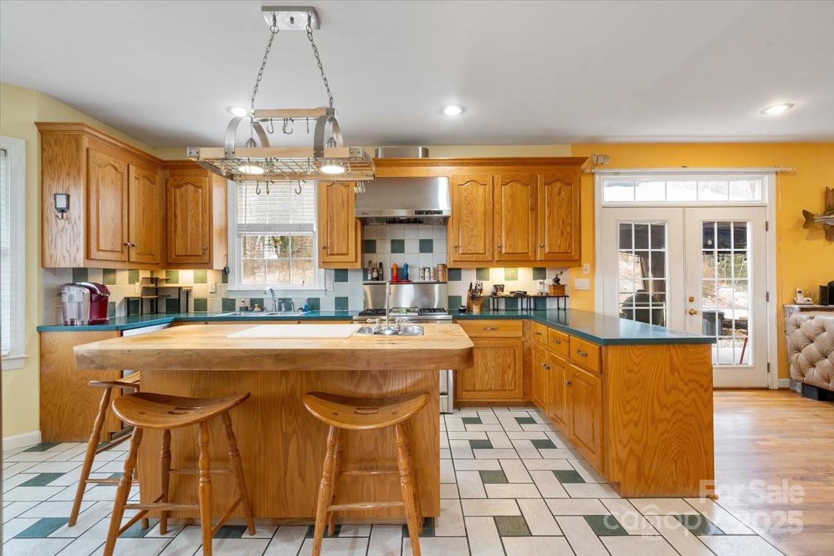 4594 Grandin Road Property Photo 12