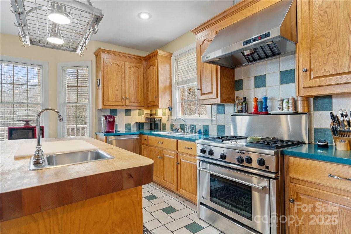 4594 Grandin Road Property Photo 13