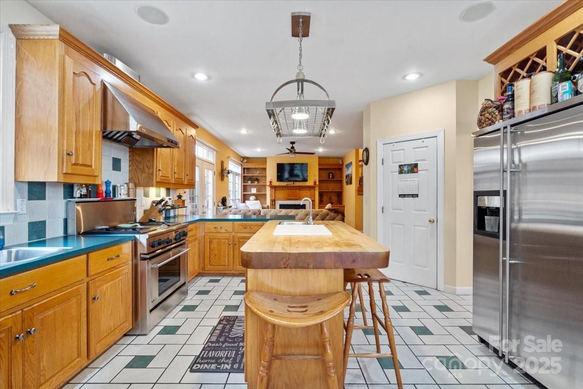 4594 Grandin Road Property Photo 14