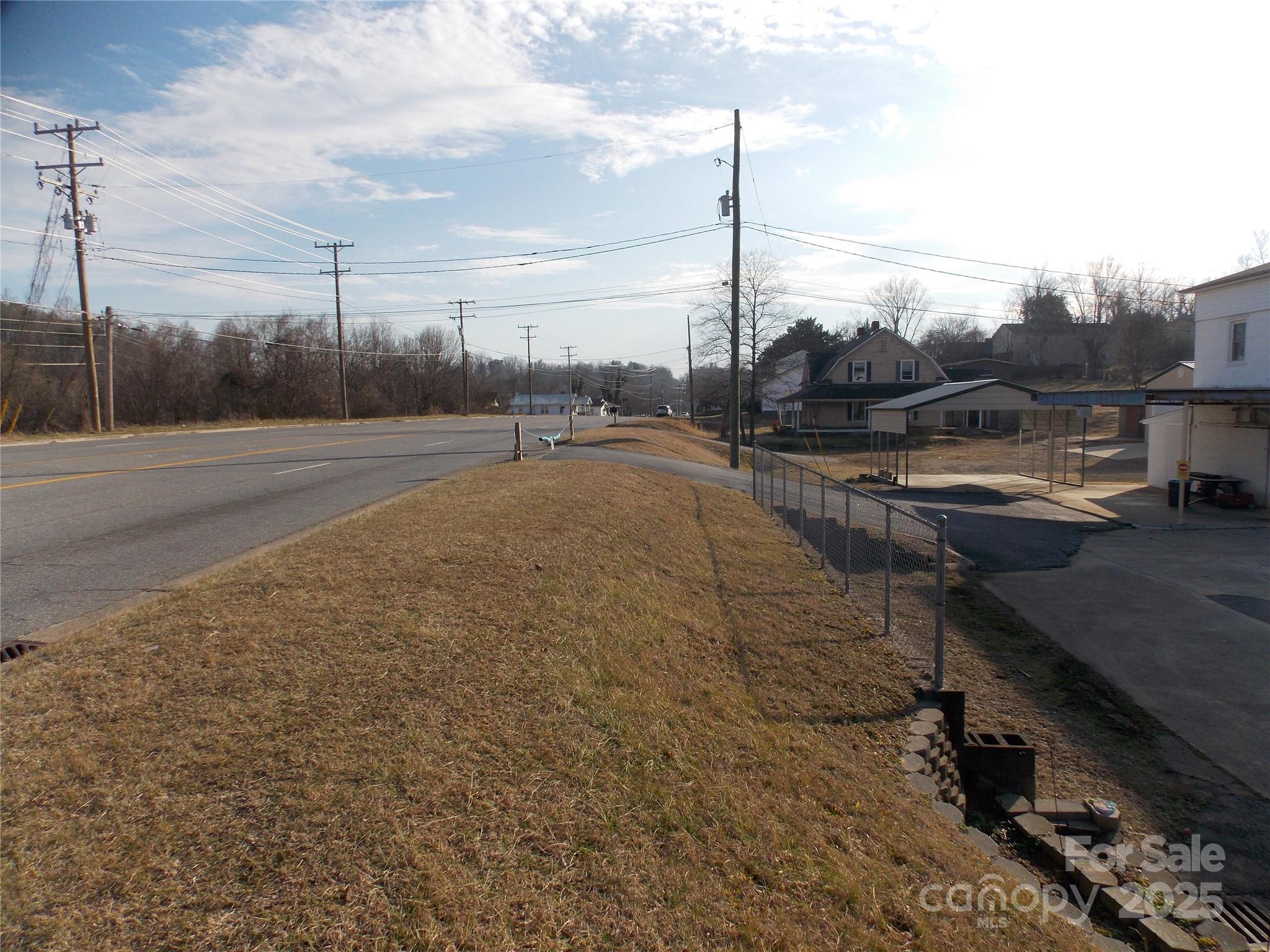 1317 &1319 Main Street Property Photo 2