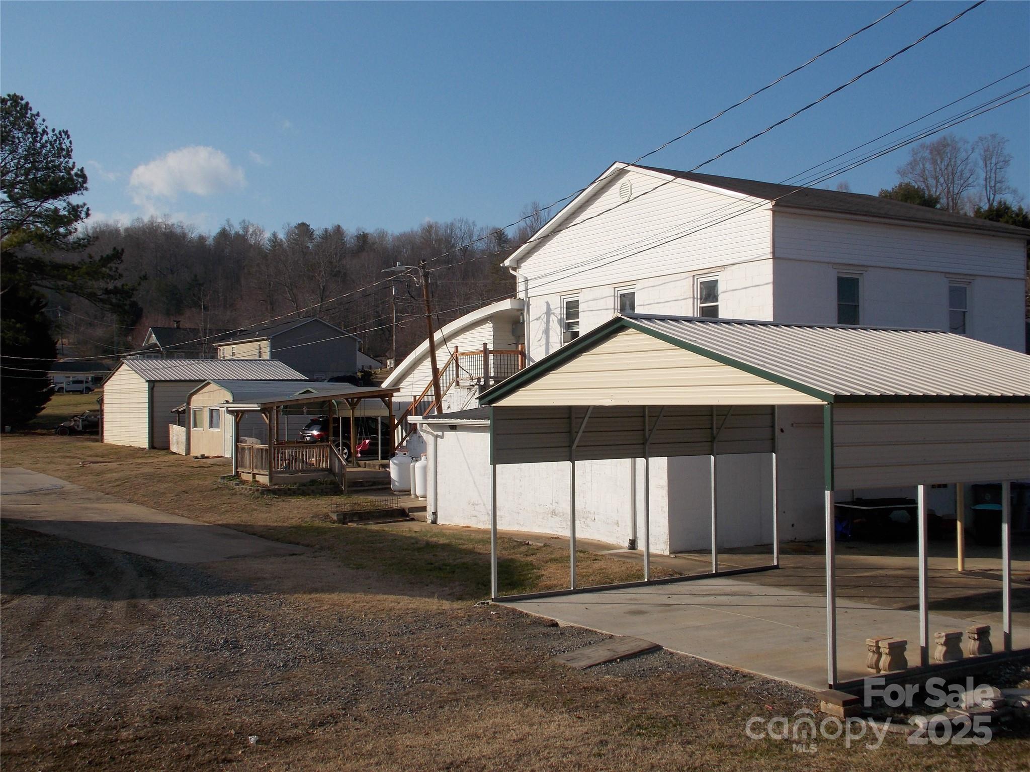1317 &1319 Main Street Property Photo 3
