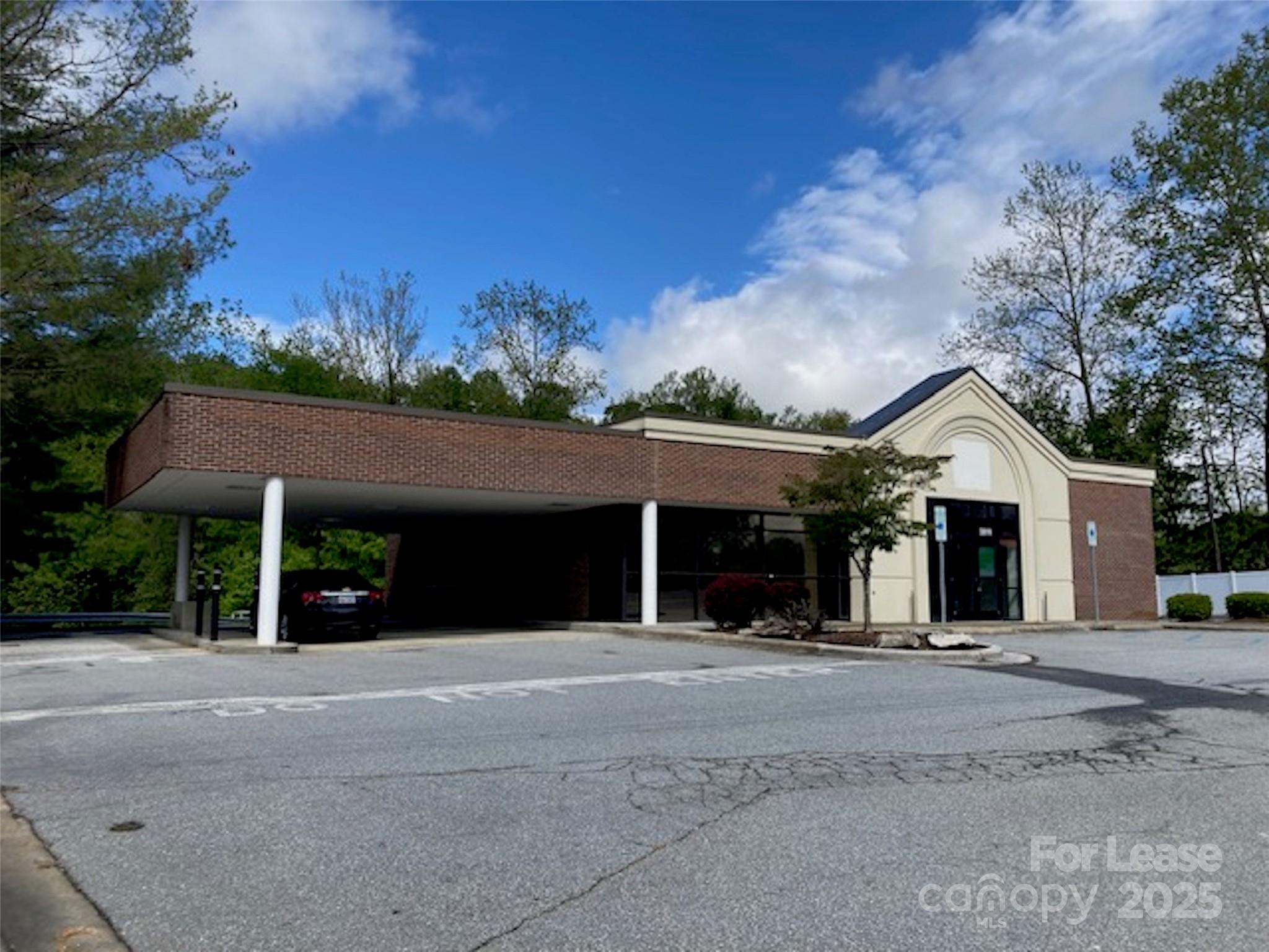 3811 Hendersonville Road Property Photo 2