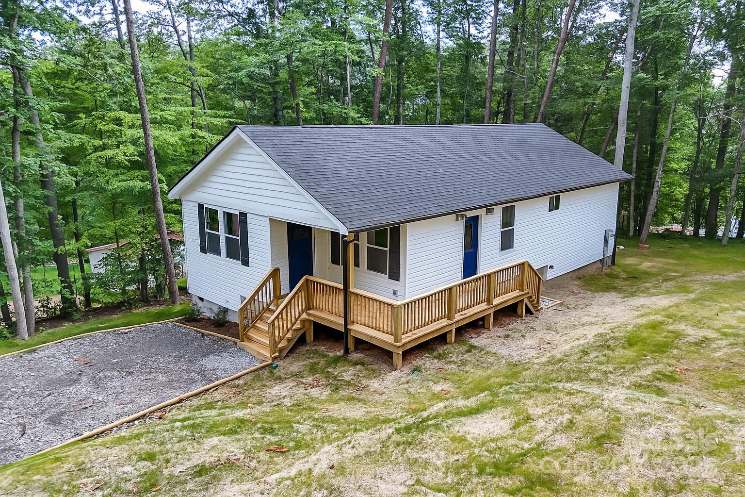 10 Fair Bluff Lane Property Photo 4