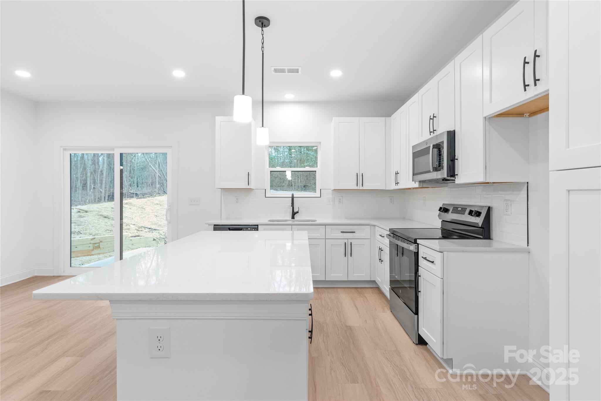 2809 New Pineola Road Property Photo 11