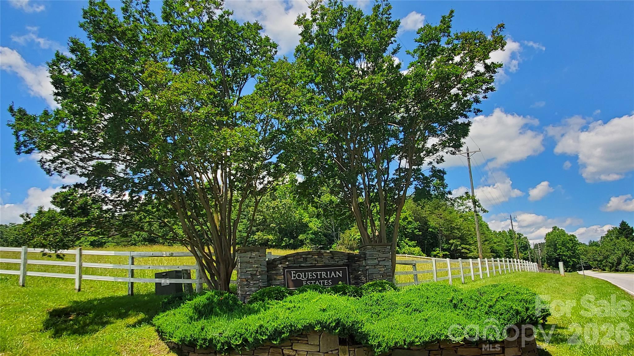 755 Hamilton Drive Property Photo 4