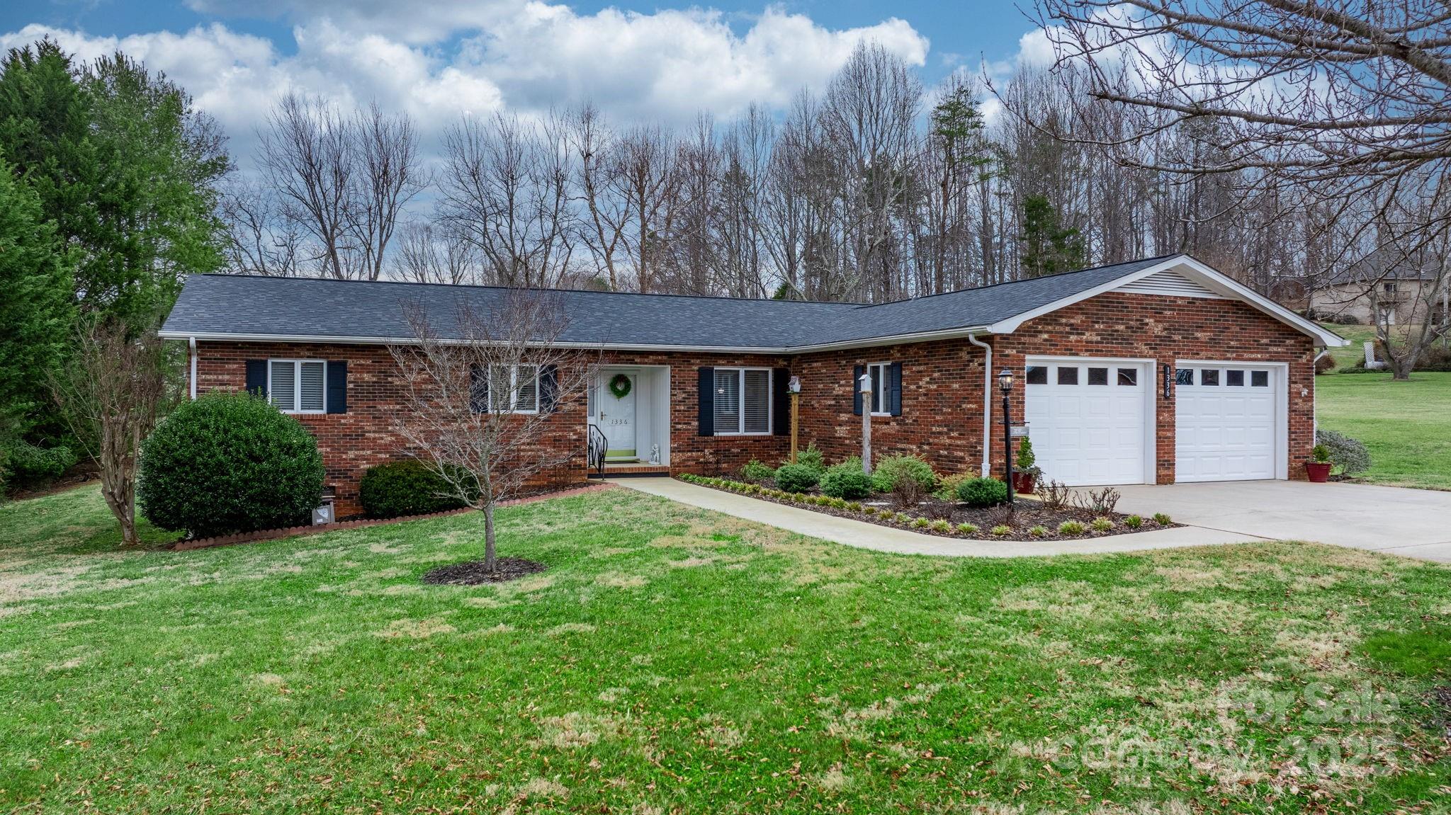 1336 Meadow Lane Property Photo