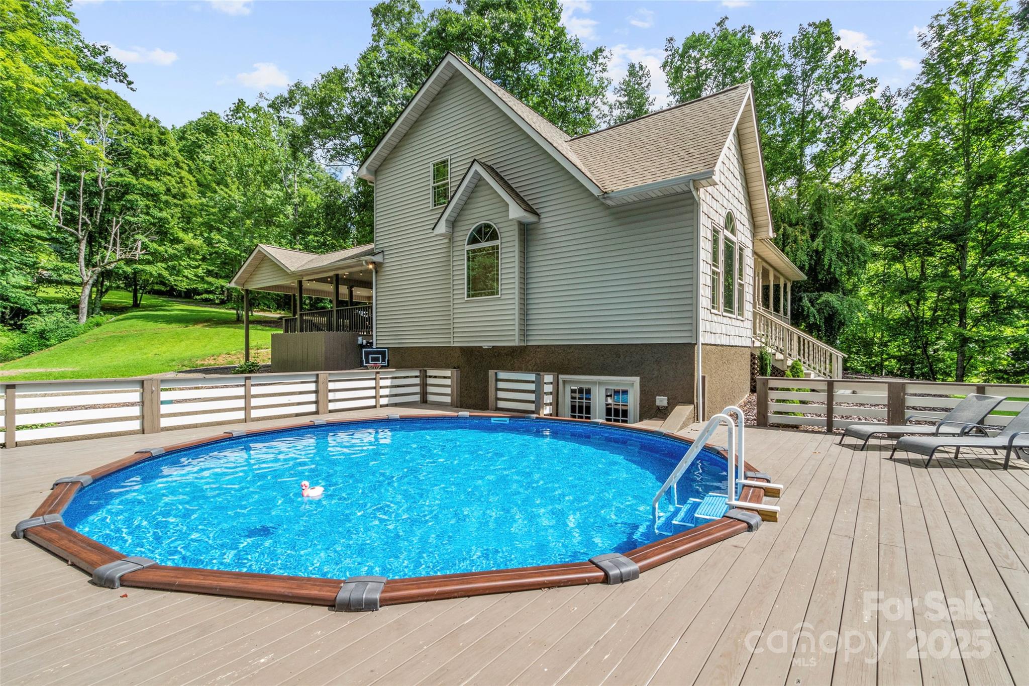 35 Lands End Drive Property Photo 27