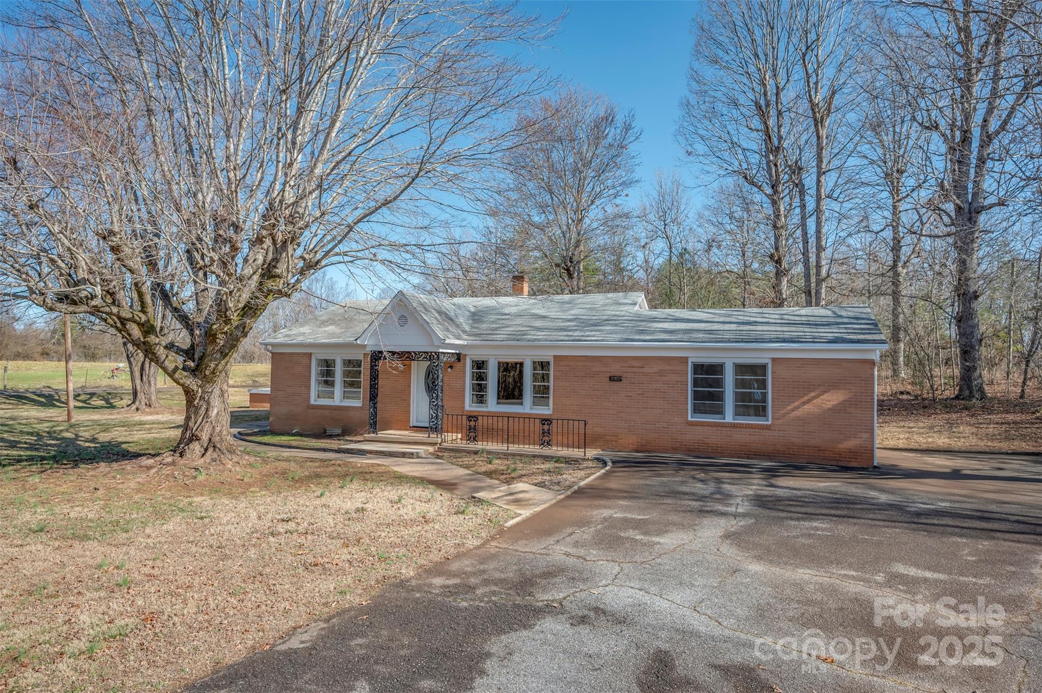 4180 Hudlow Road Property Photo
