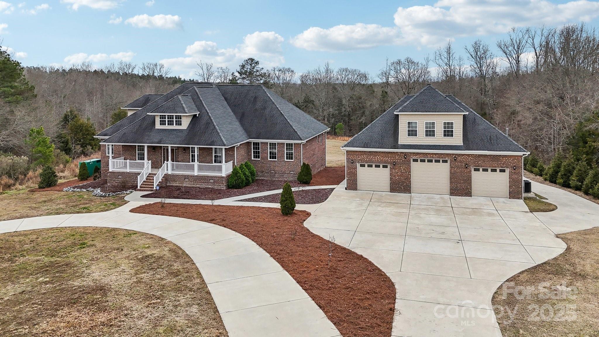 2236 Tuckaway Road Property Photo