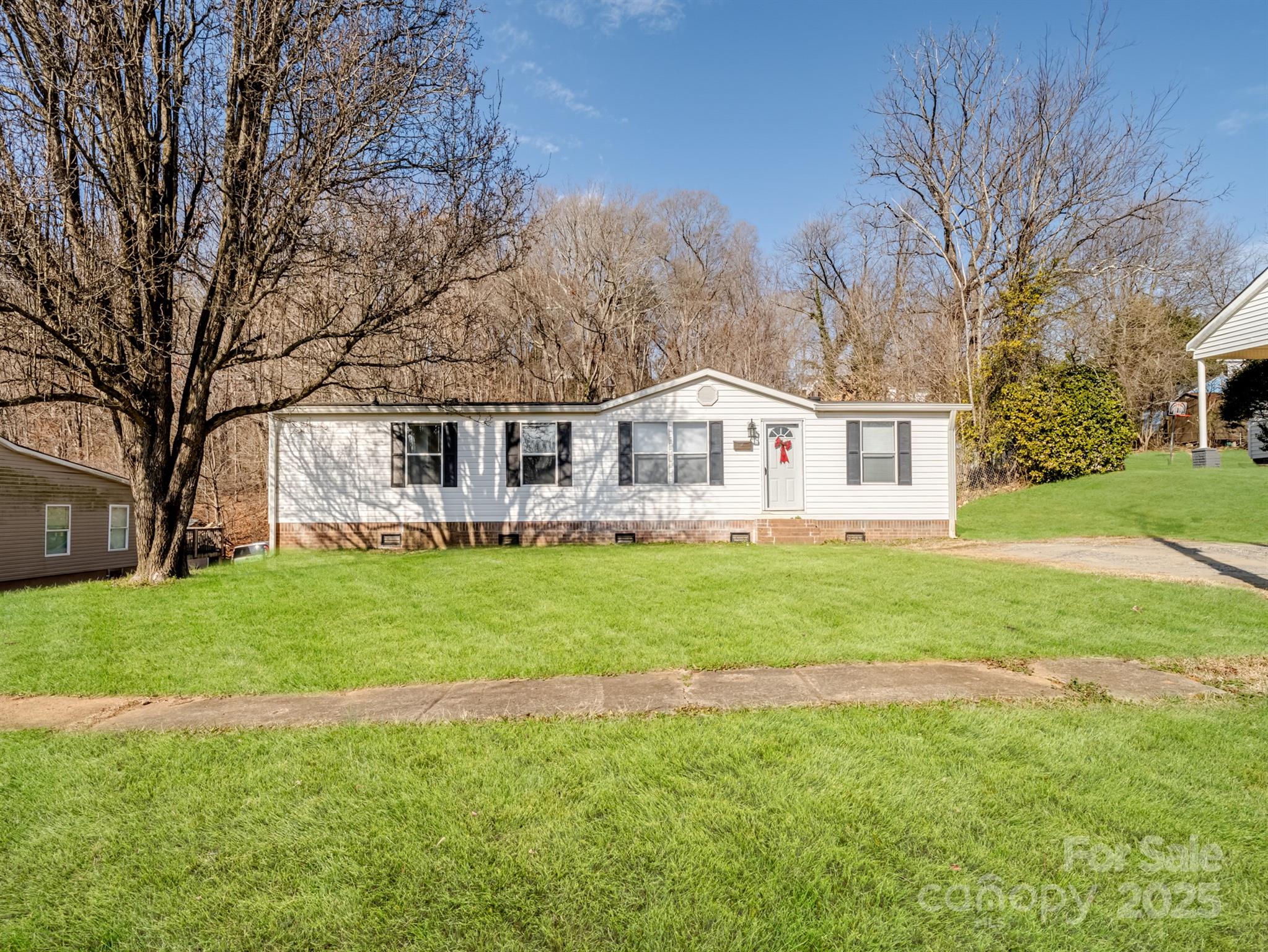108 S Inman Avenue Property Photo 1