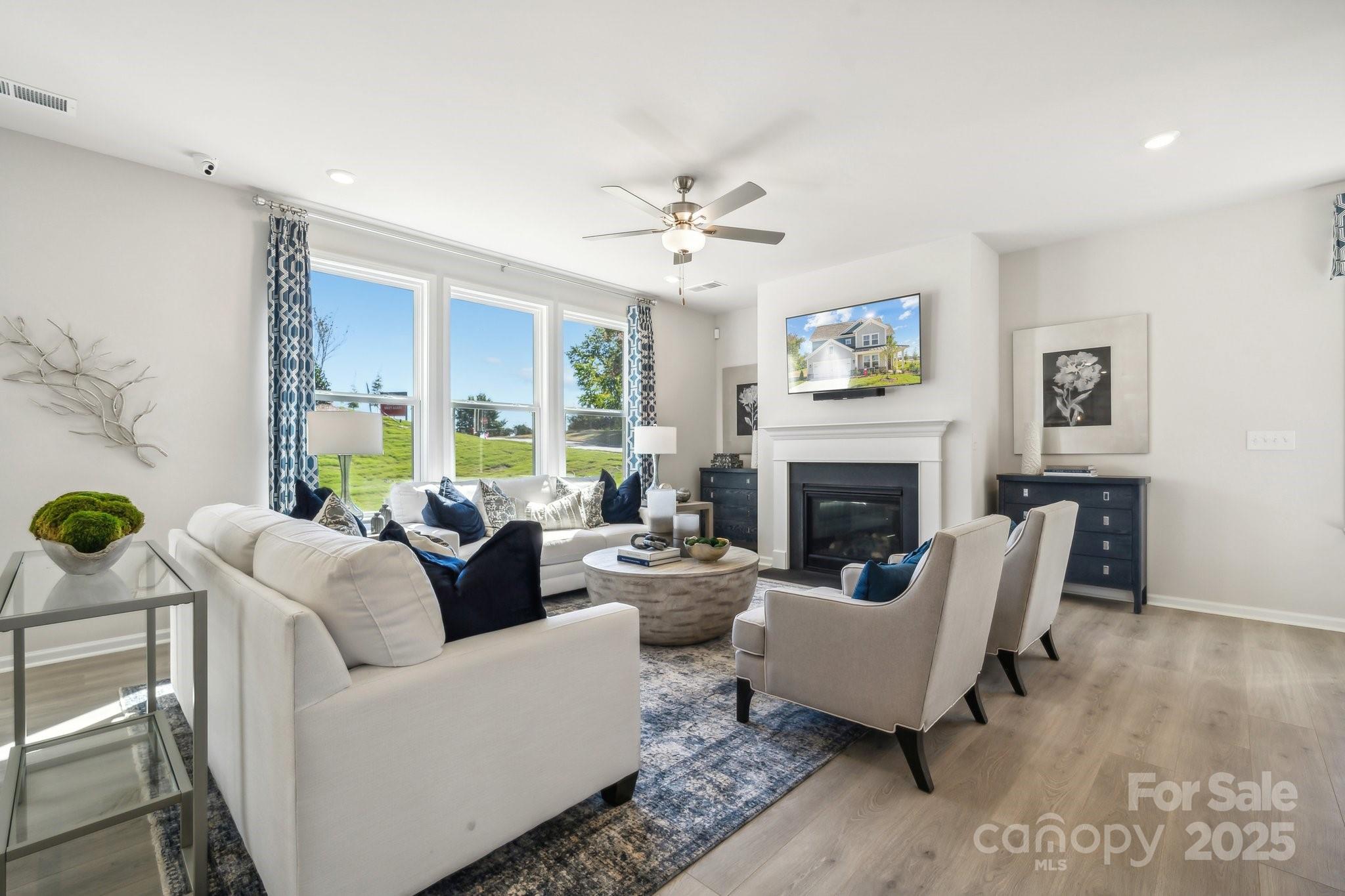 1498 Hubert Graham Way Property Photo