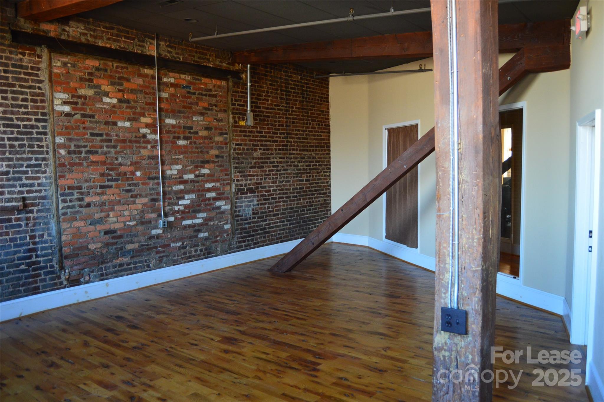 121 N Center Street 205 Property Photo 2