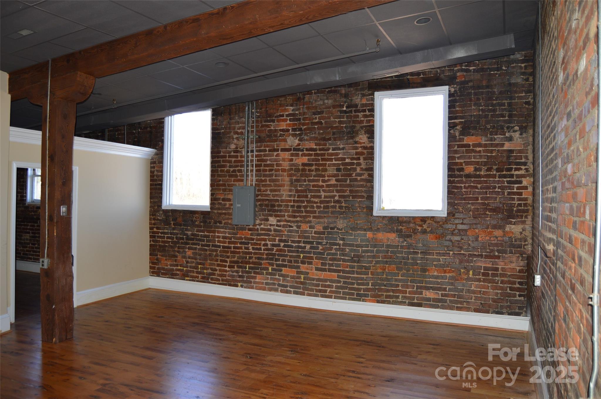 121 N Center Street 205 Property Photo 4