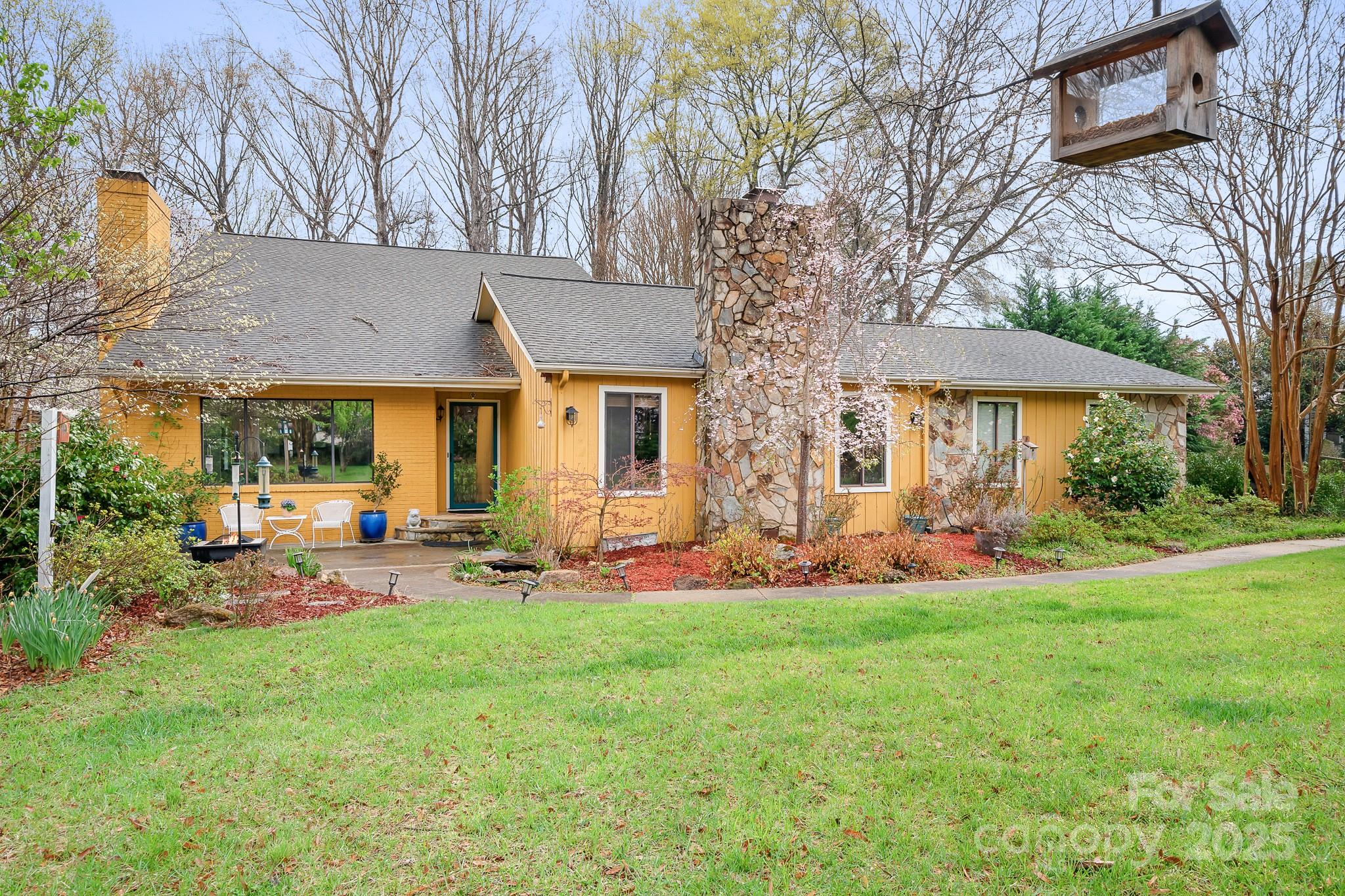 8133 Strawberry Lane Property Photo