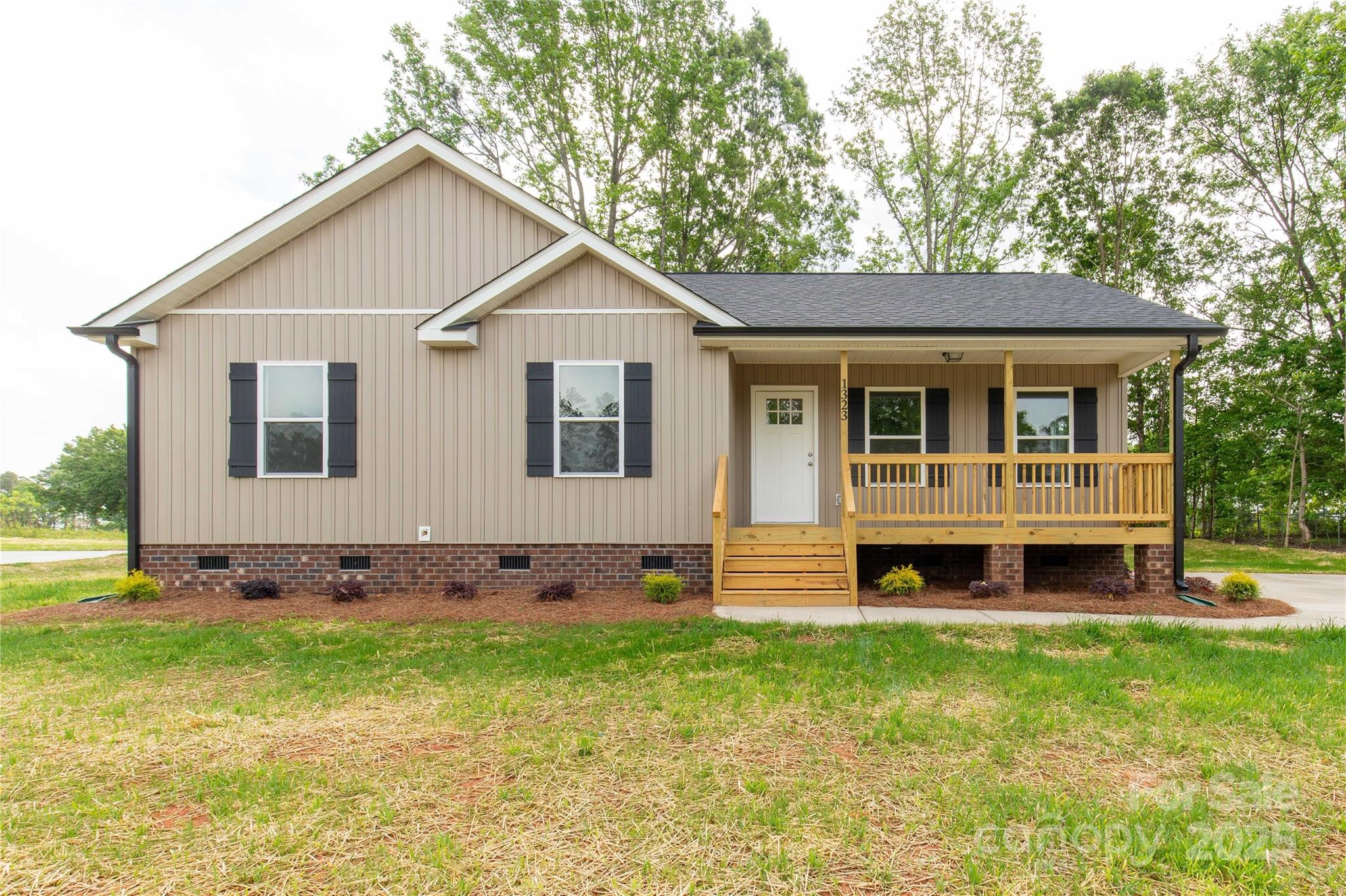 1323 Mack Drive Property Photo