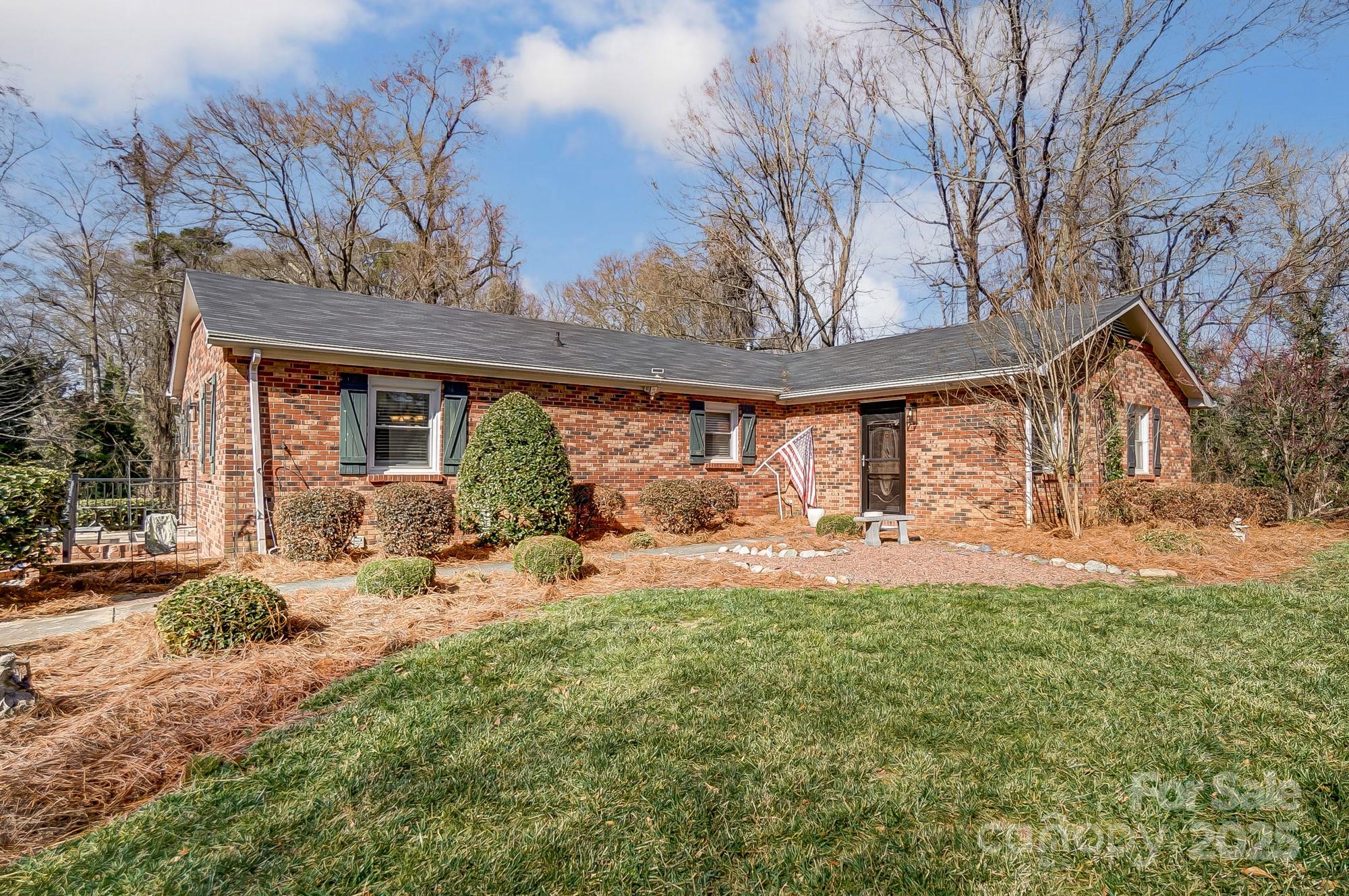 211 Spring Street Property Photo