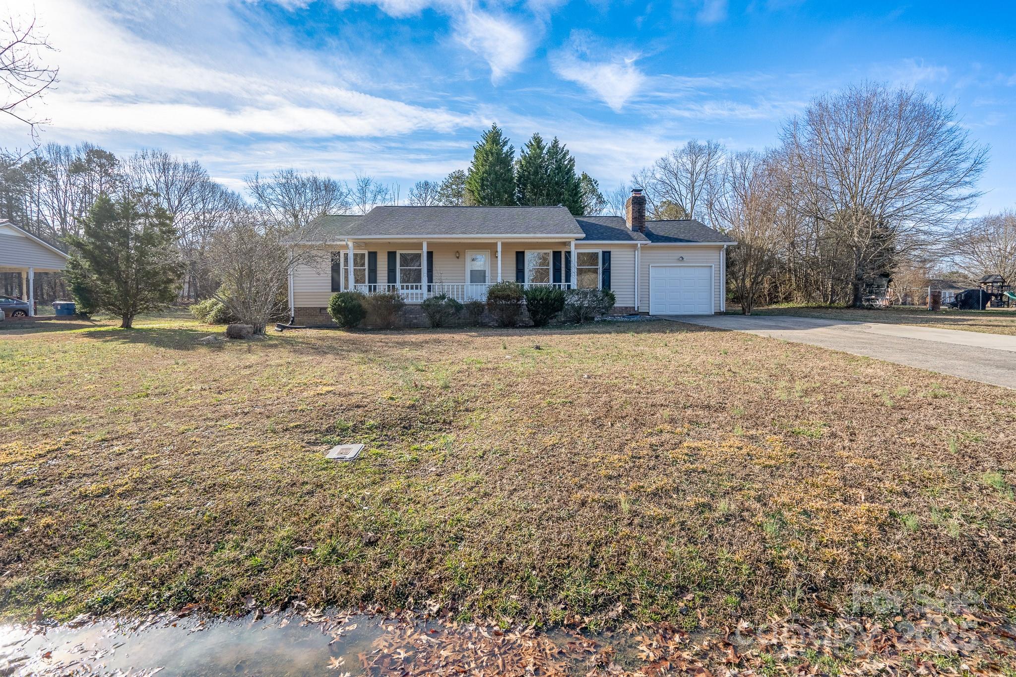213 N Timberland Drive Property Photo