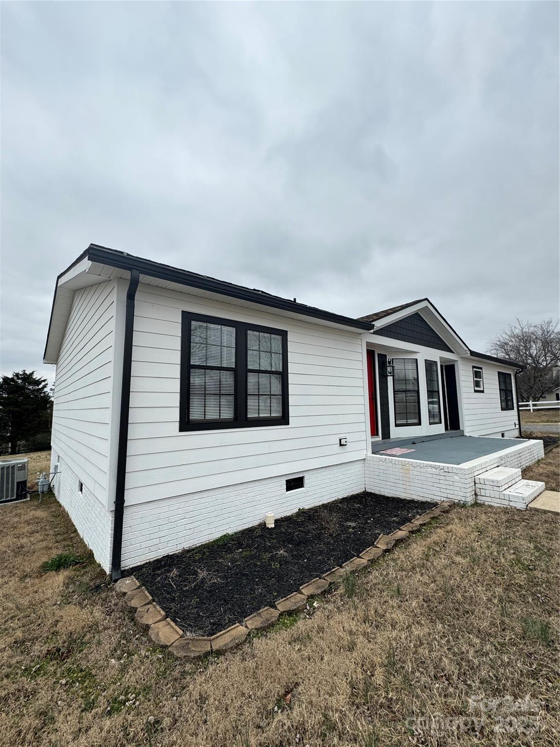 Ashley Acres Real Estate Listings Main Image