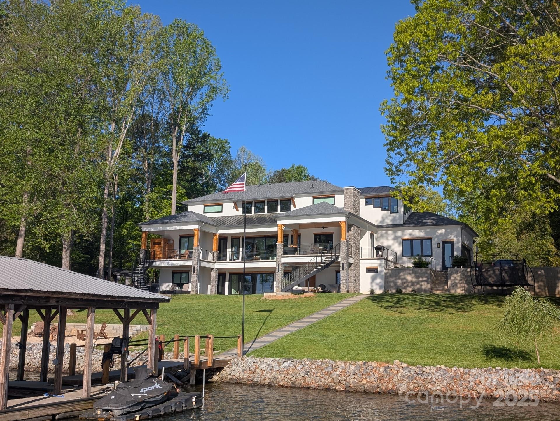 180 Willow Point Road Property Photo