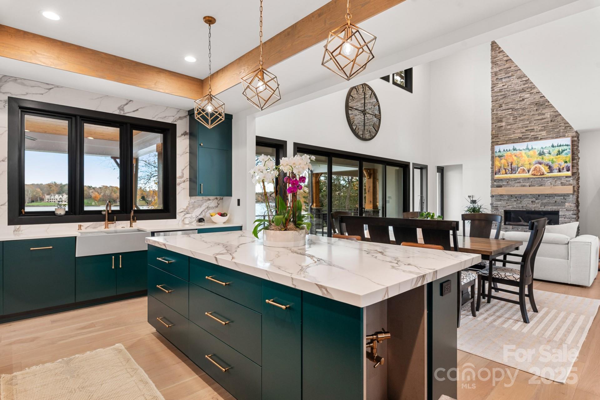 180 Willow Point Road Property Photo 11