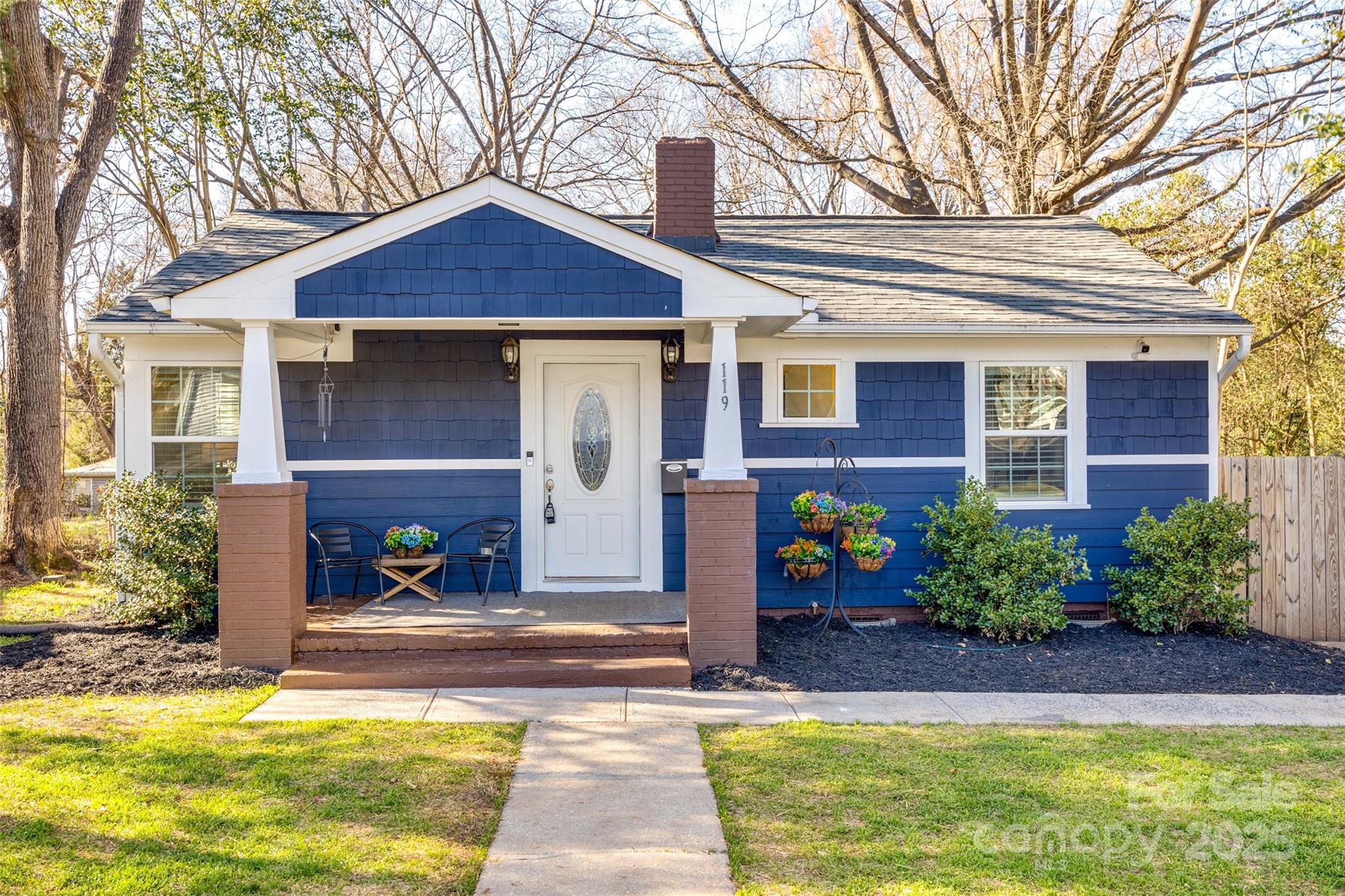 119 N Smallwood Place Property Photo