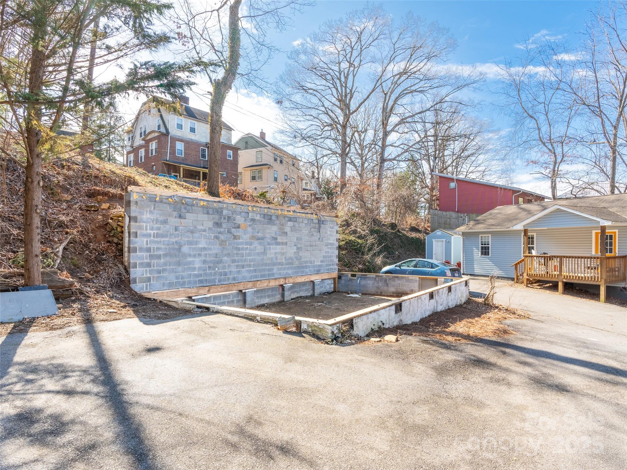 231 Westover Drive Property Photo 3