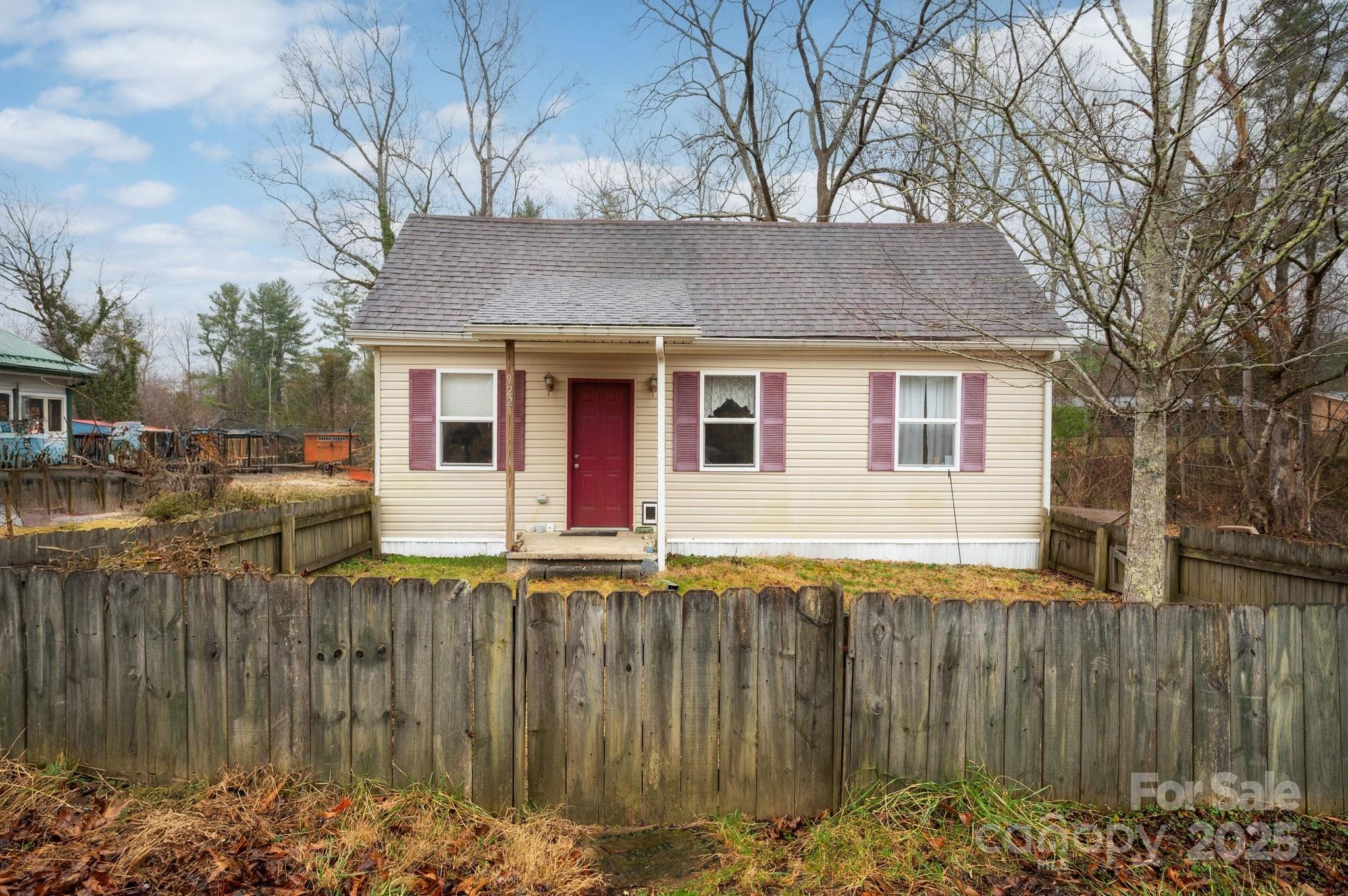 922 1st Avenue Property Photo