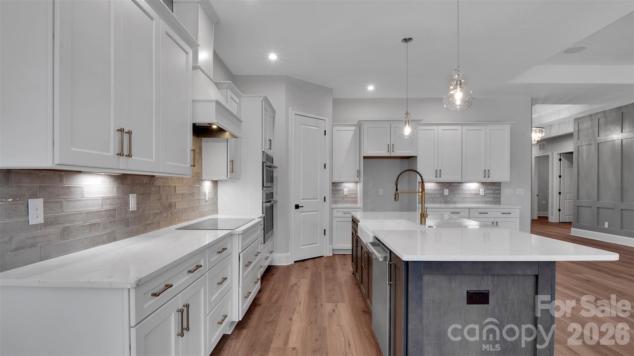 6055 Brush Creek Property Photo 5