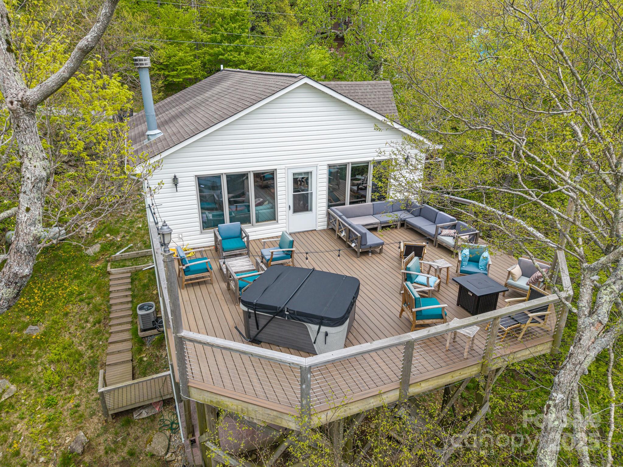 114 Spruce Hollow Road Property Photo 1