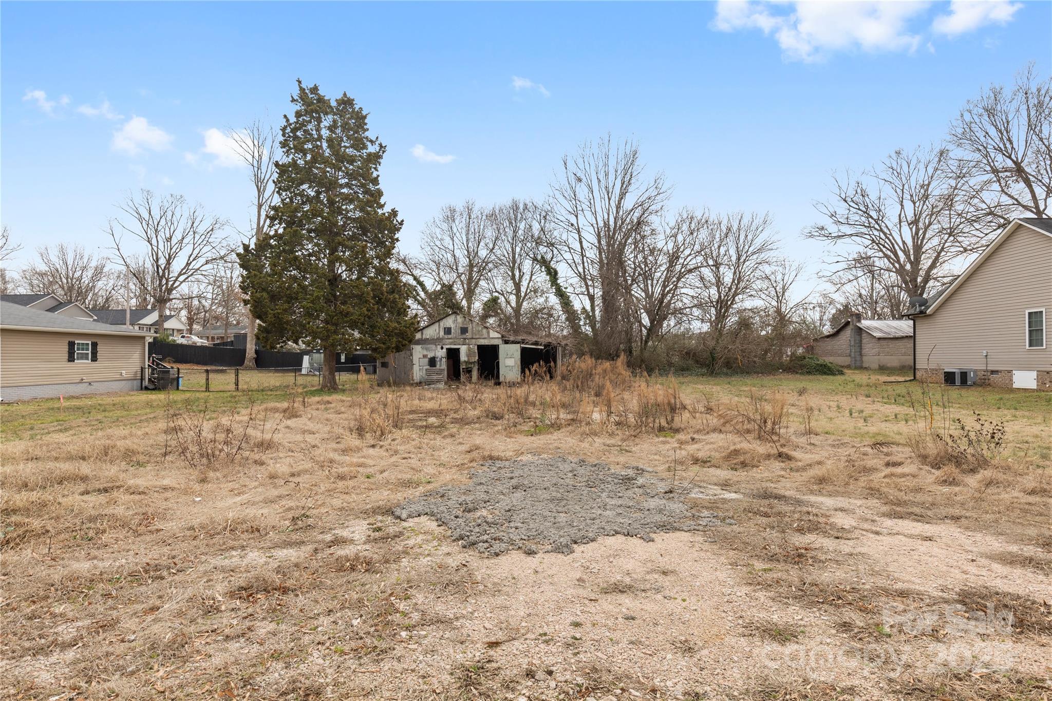 204 E 27th Street Property Photo 8