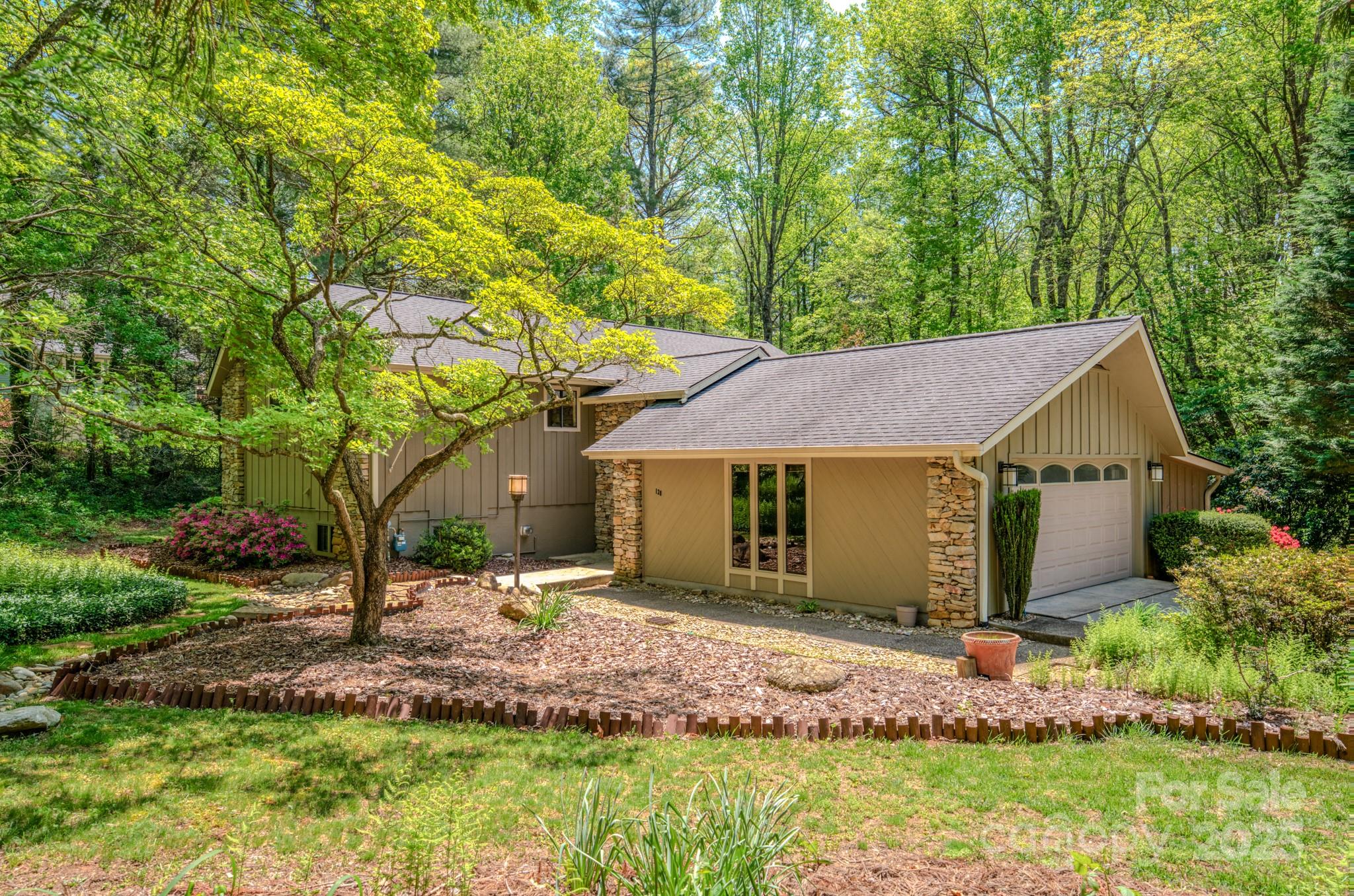 138 Woodhaven Drive Property Photo