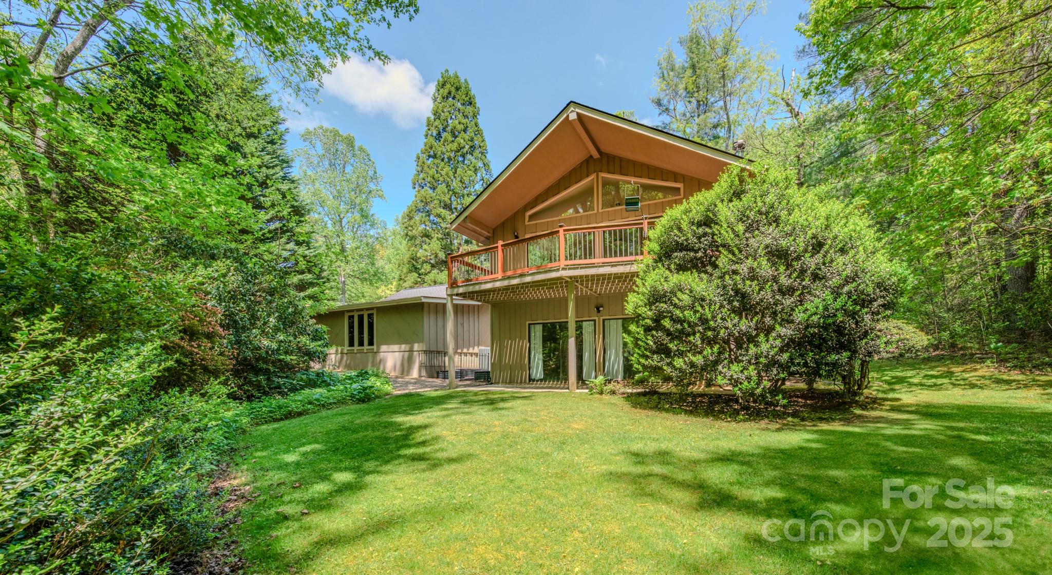 138 Woodhaven Drive Property Photo 2