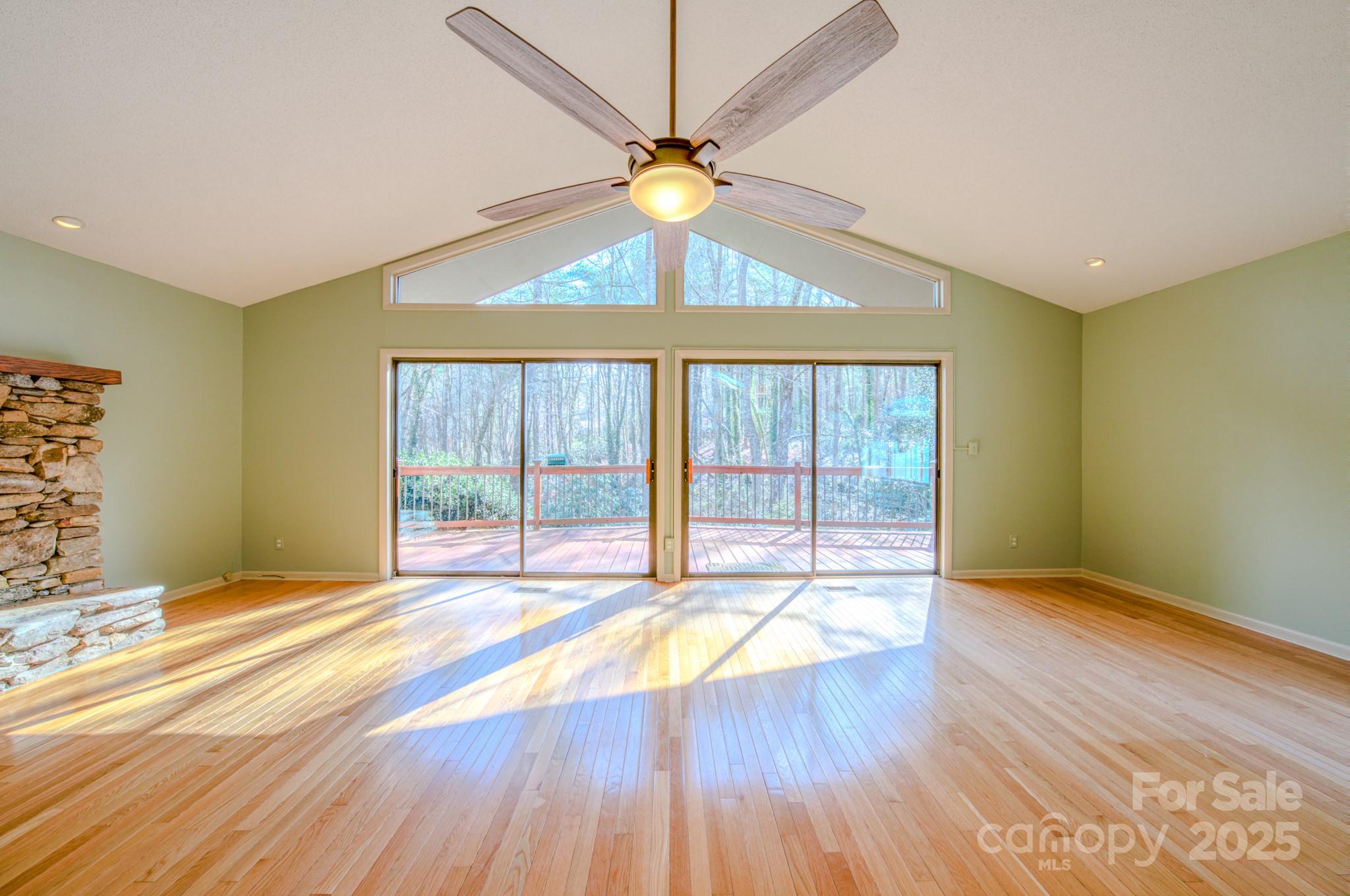 138 Woodhaven Drive Property Photo 8