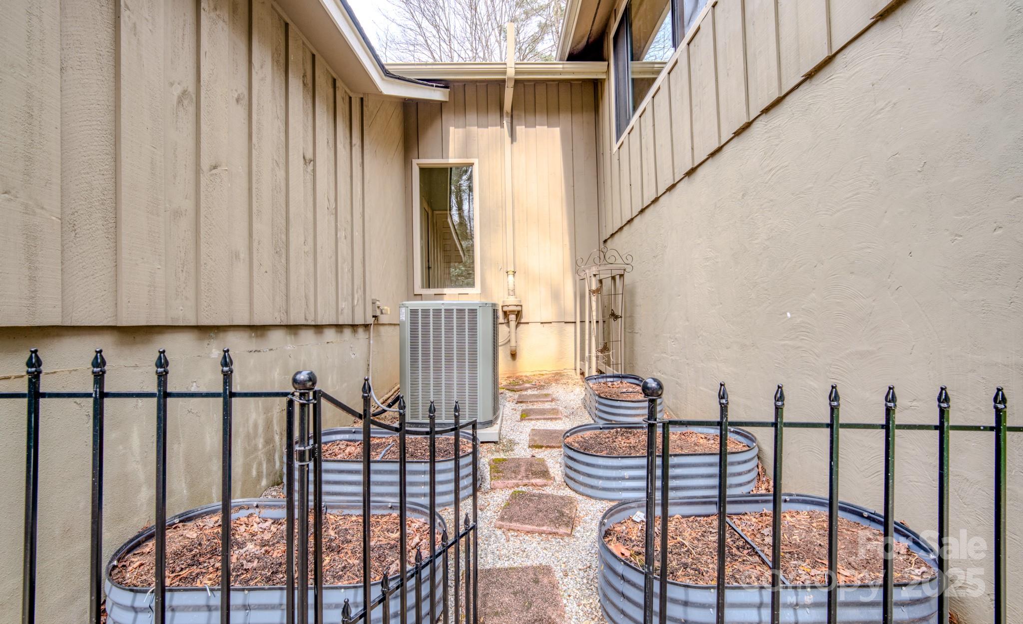 138 Woodhaven Drive Property Photo 24