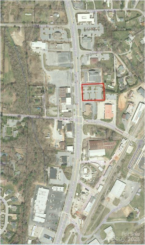 3665 Hendersonville Road Property Photo 5
