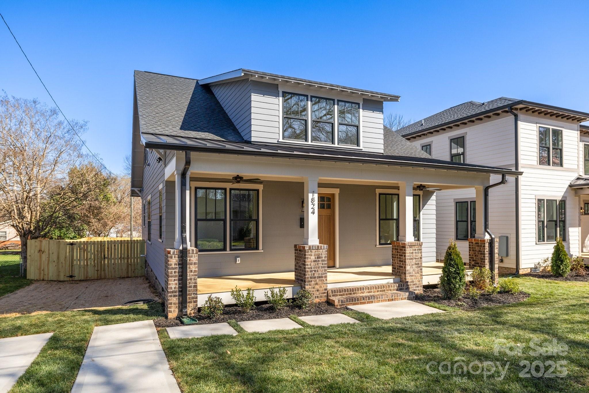 1824 Haines Street Property Photo 3