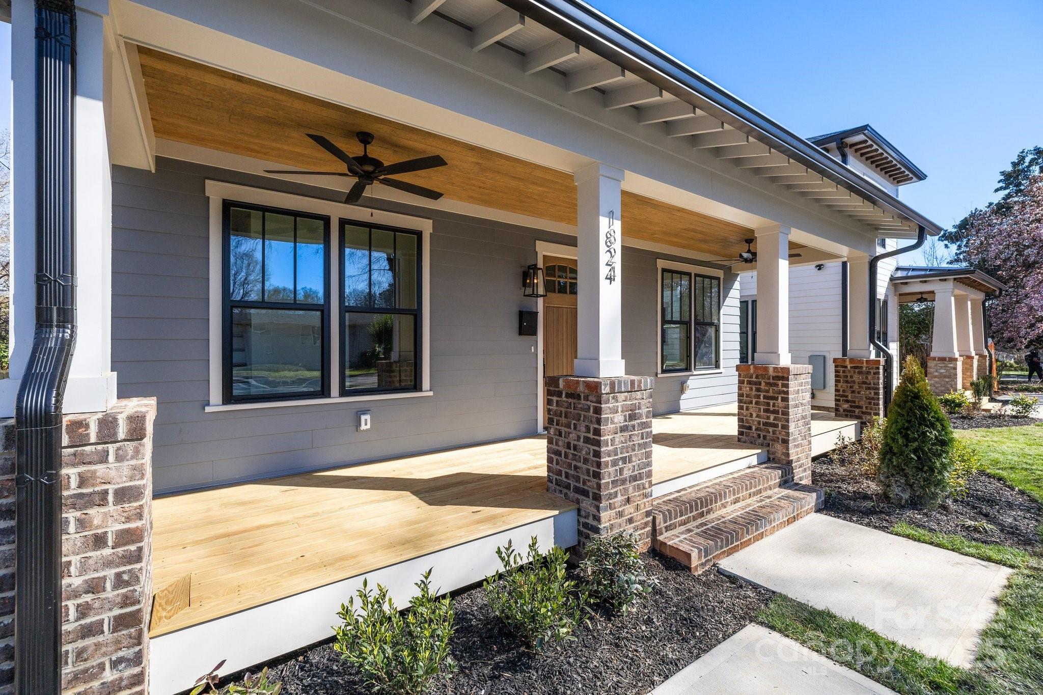 1824 Haines Street Property Photo 4