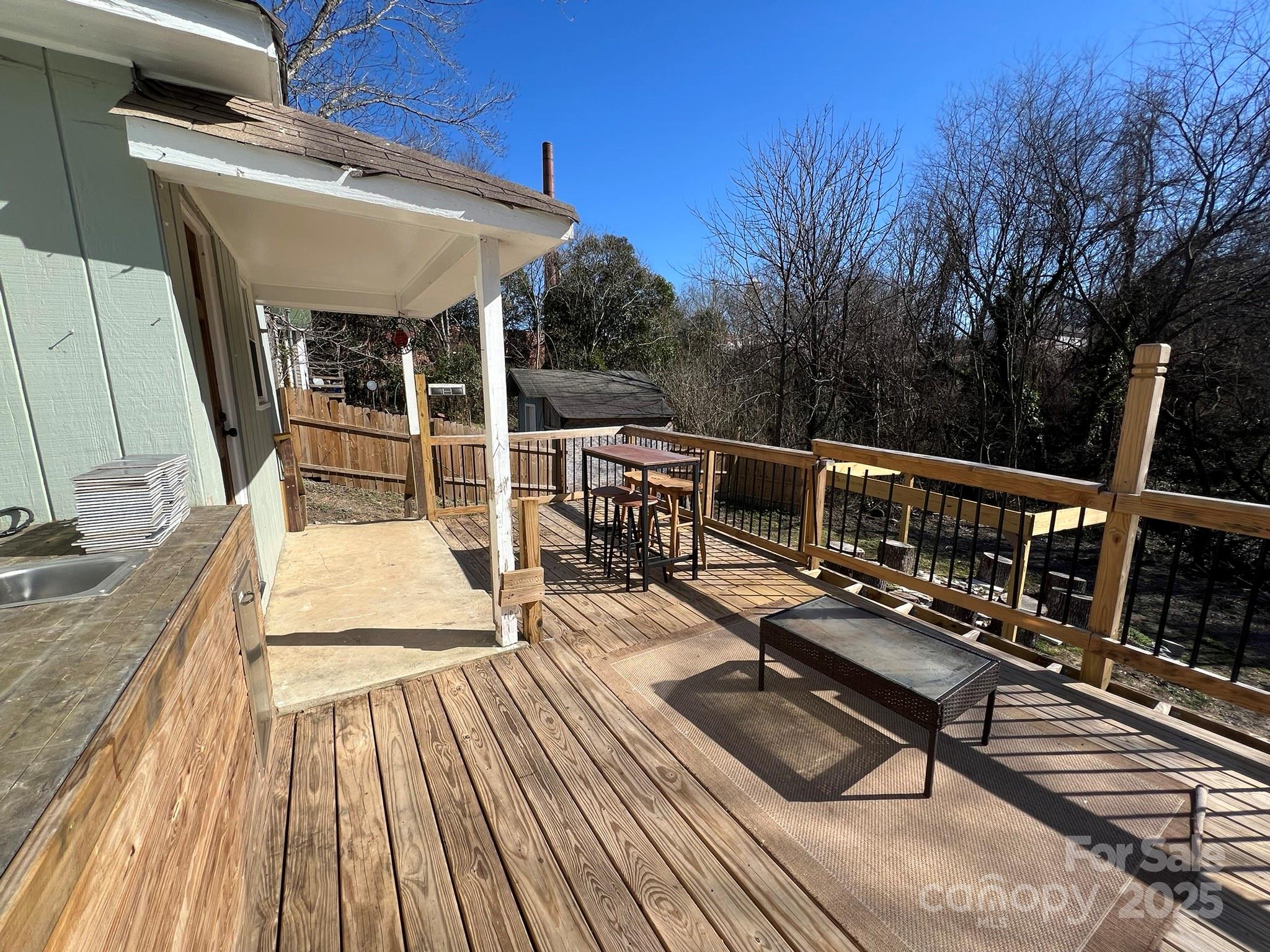 205 W Parkwood Street Property Photo 15