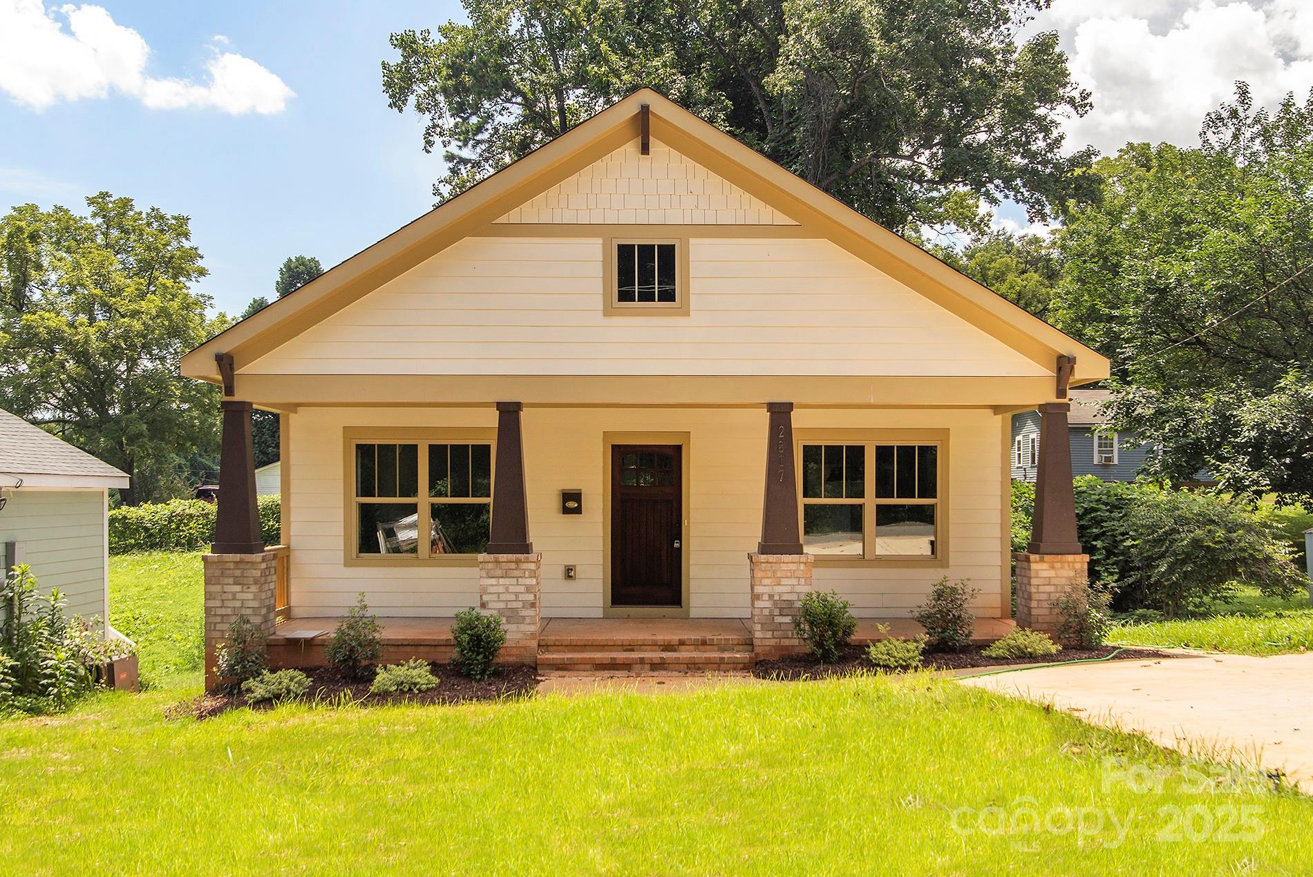 3031 Attaberry Drive Property Photo 1