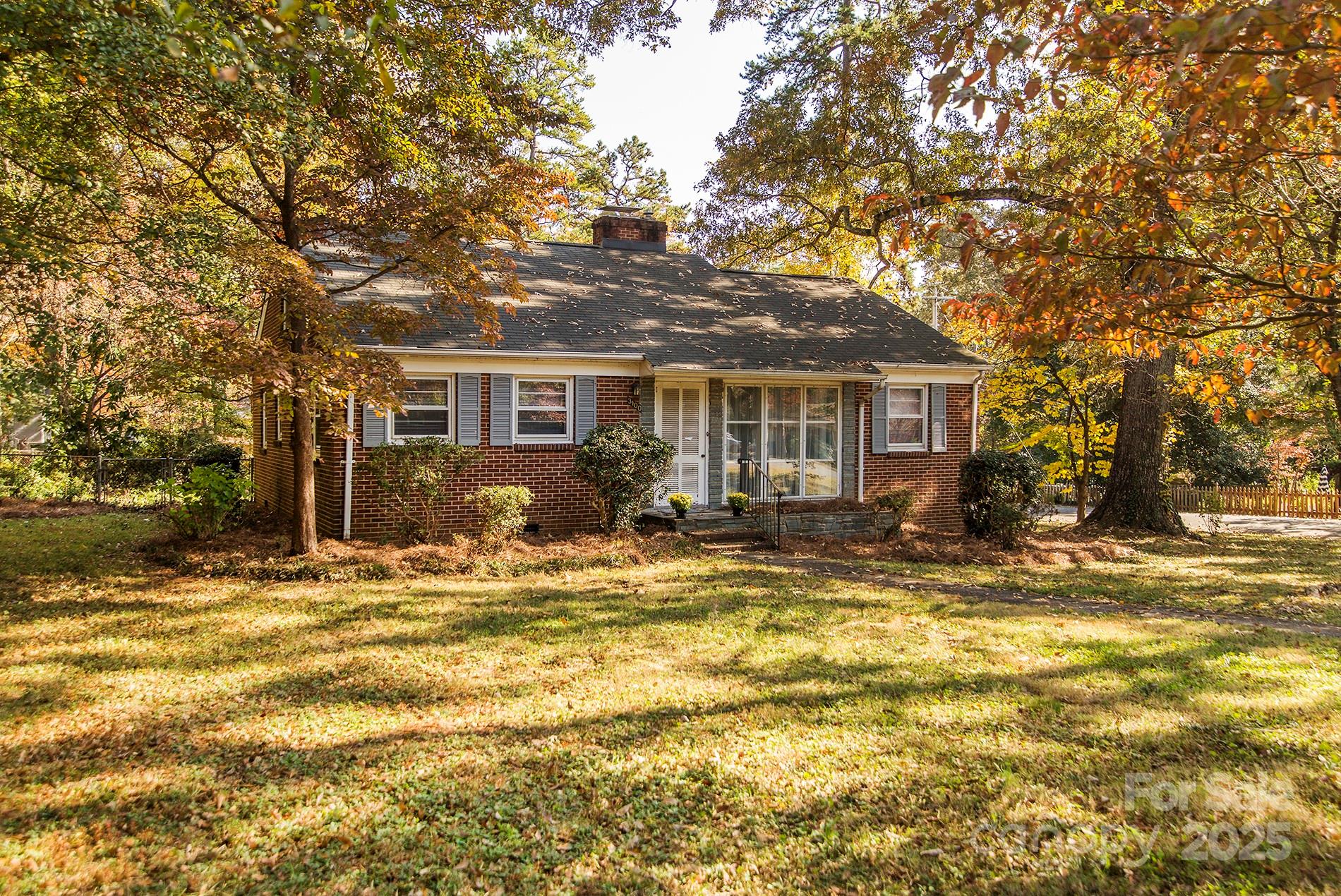 3031 Attaberry Drive Property Photo 4