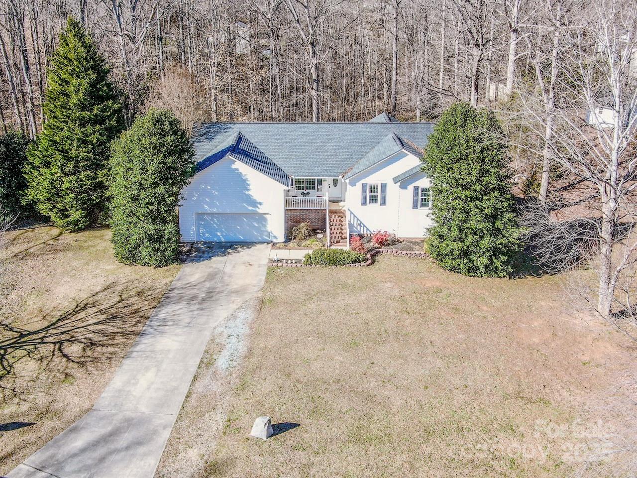 148 Rocky Point Court Property Photo
