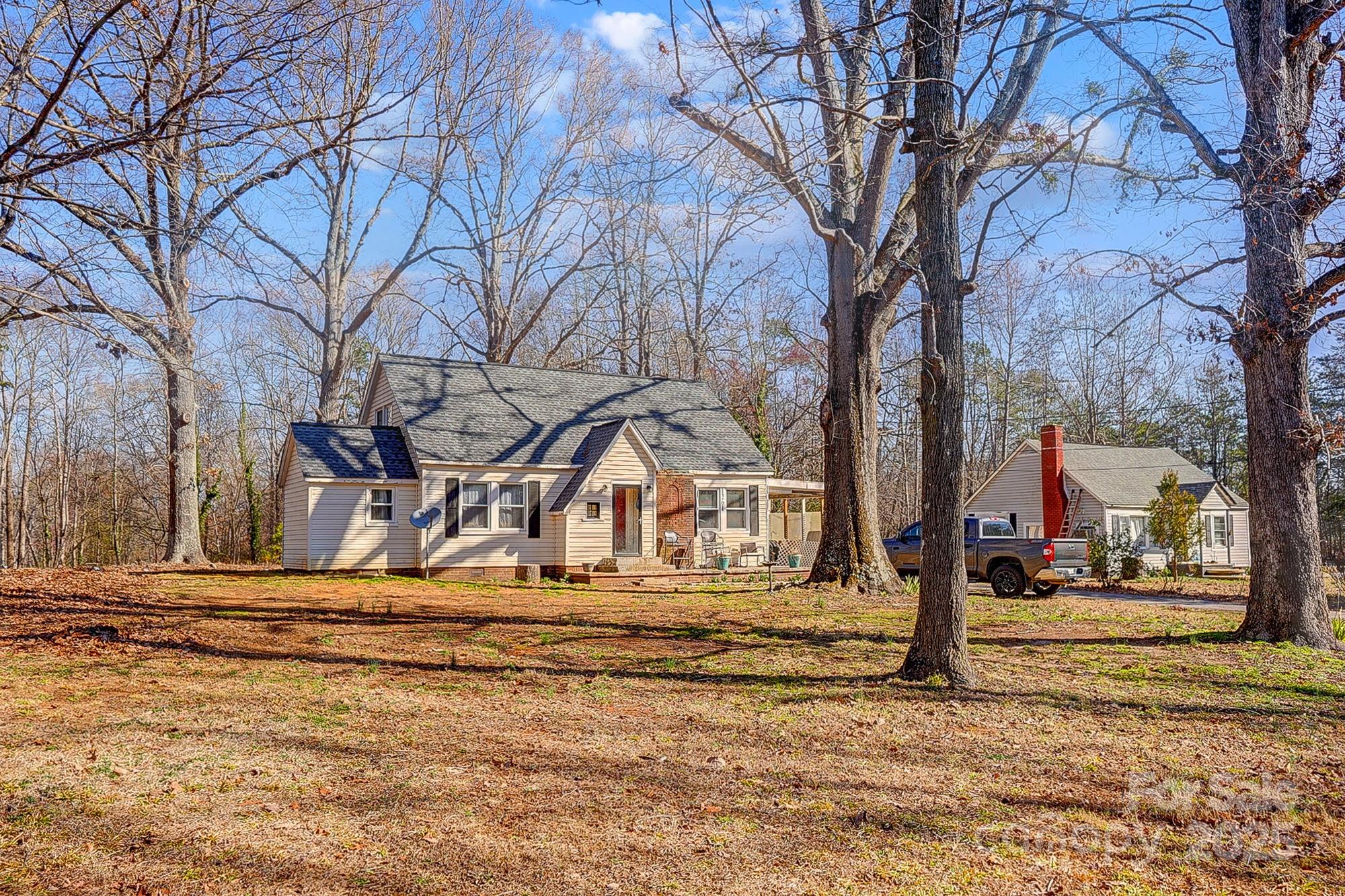1218 W Highview Lane Property Photo 2