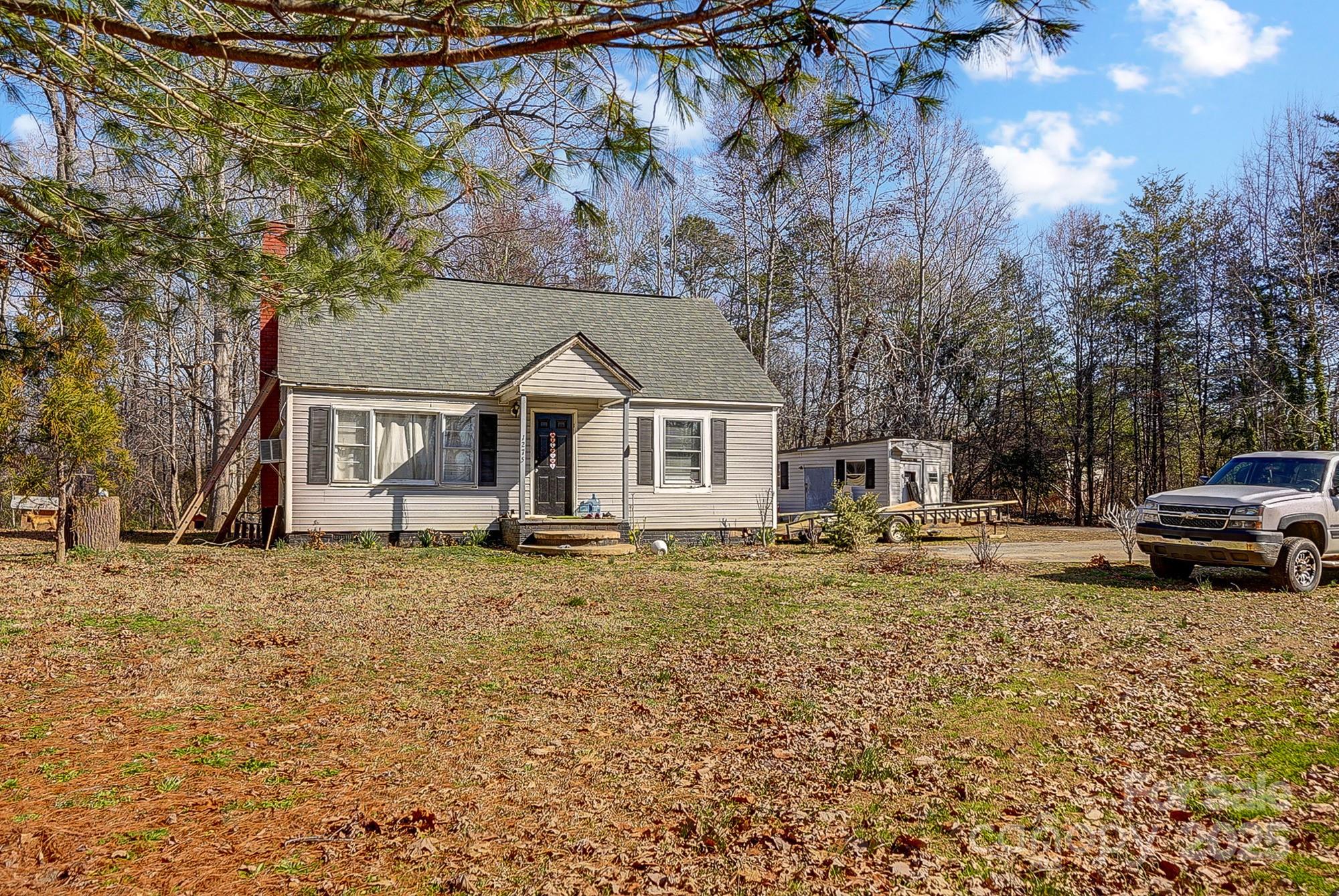 1218 W Highview Lane Property Photo 3