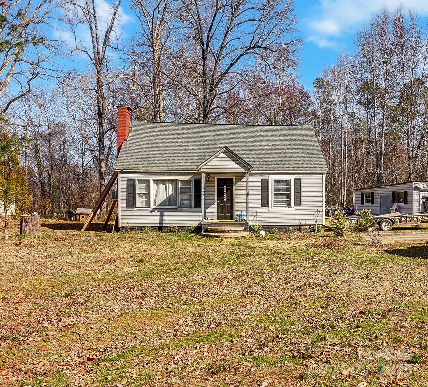 1218 W Highview Lane Property Photo 4