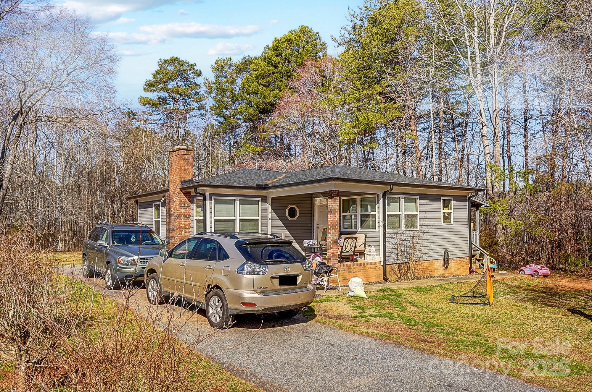 1218 W Highview Lane Property Photo 6